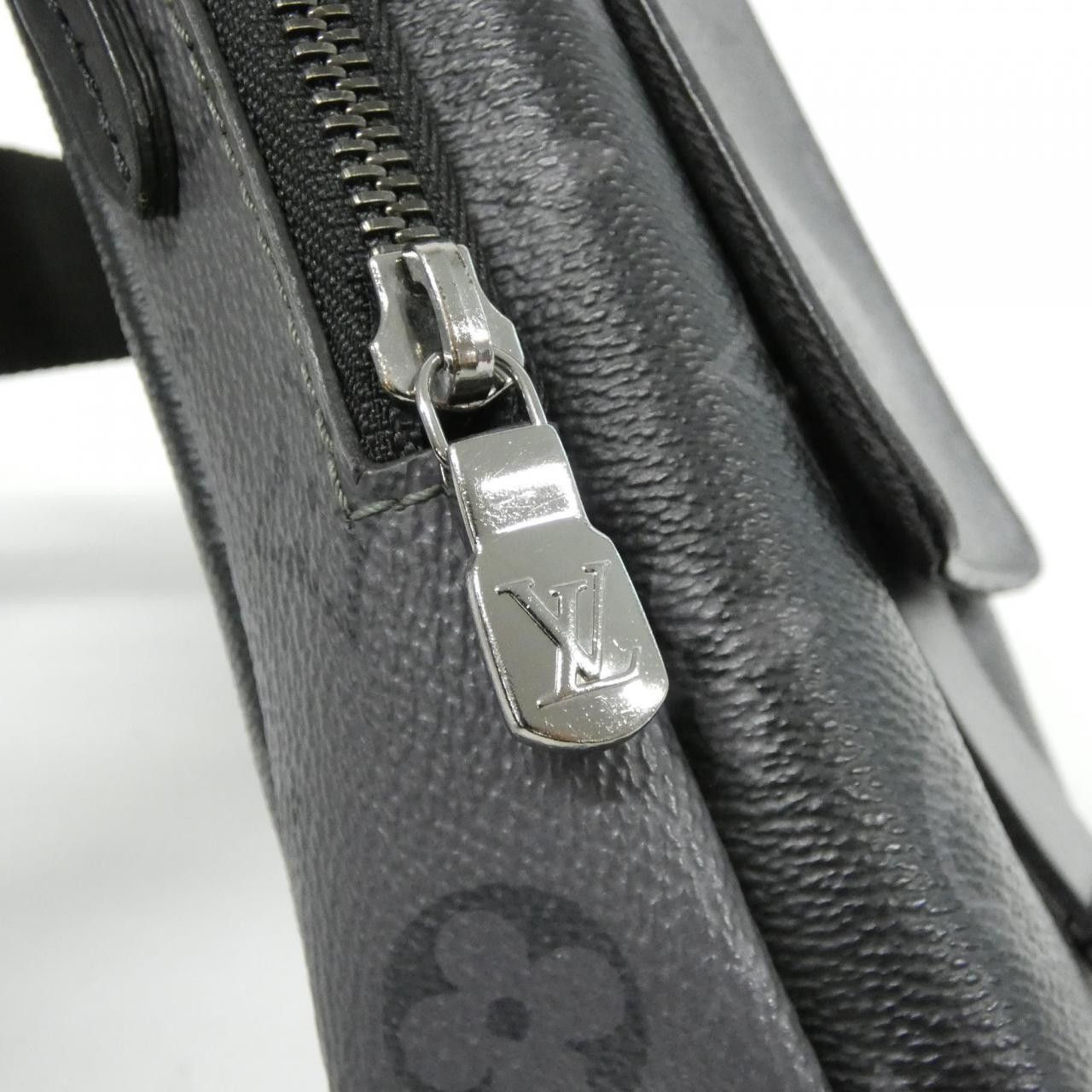 Louis Vuitton Louis Vuitton Louis Vuitton Monogram Eclipse Reverse Shoulder Bag Textile Shoulder Bag M81321 DUTY FREE for USA Size ONE SIZE - 5 Thumbnail