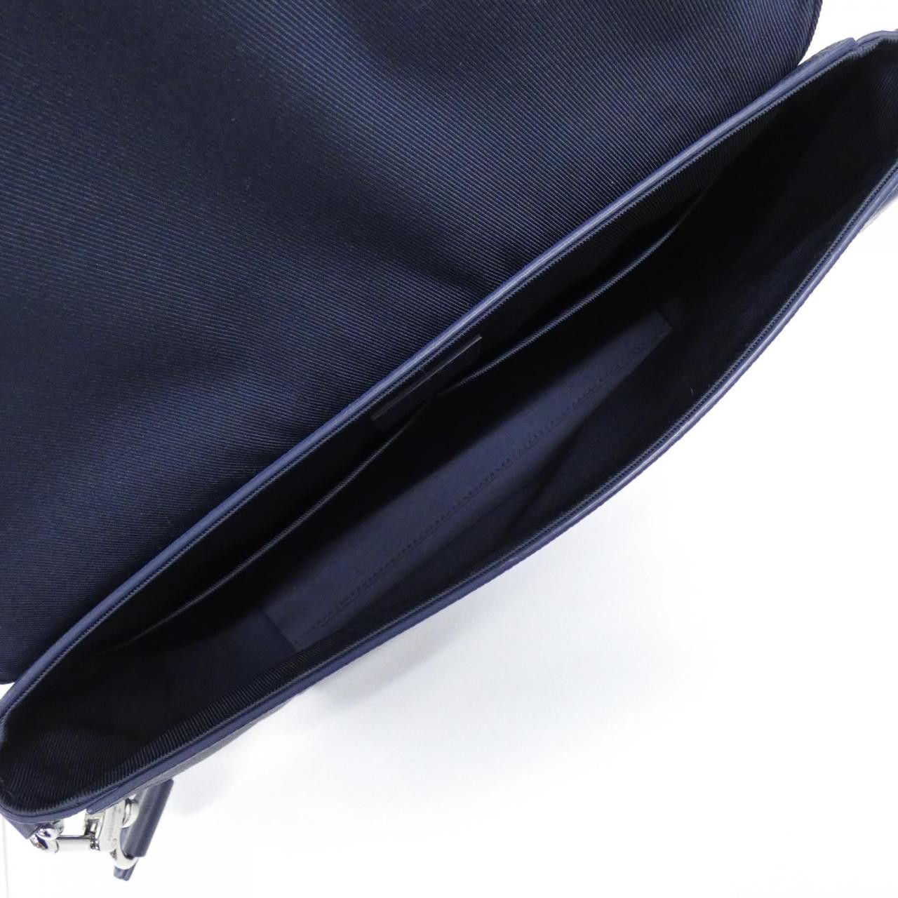 Louis Vuitton Louis Vuitton Louis Vuitton LV Aerogram Takeoff Messenger Calf Shoulder Bag Leather Shoulder Bag M11599 DUTY FREE for USA Size ONE SIZE - 10 Thumbnail