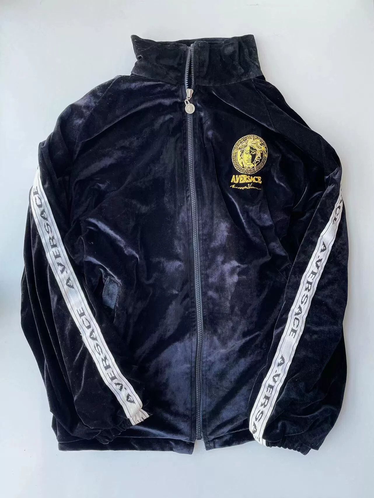 Versace Versace 90s Medusa Velvet Sweatshirt Size US M / EU 48-50 / 2 - 4 Thumbnail