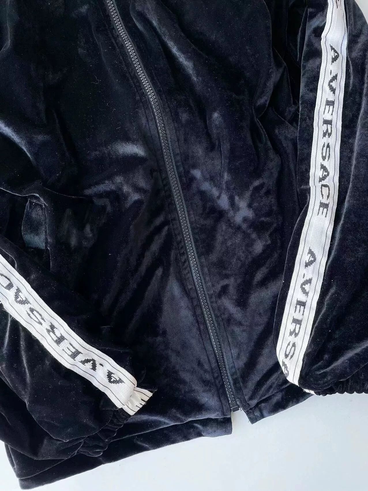 Versace Versace 90s Medusa Velvet Sweatshirt Size US M / EU 48-50 / 2 - 6 Thumbnail