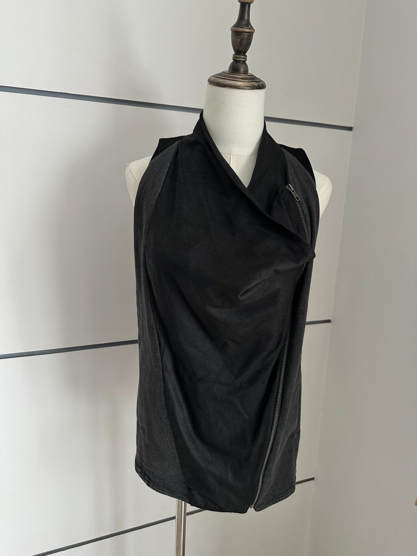 Helmut Lang Helmut Lang Stylish Black Vest Size M / US 6-8 / IT 42-44 - 7 Thumbnail