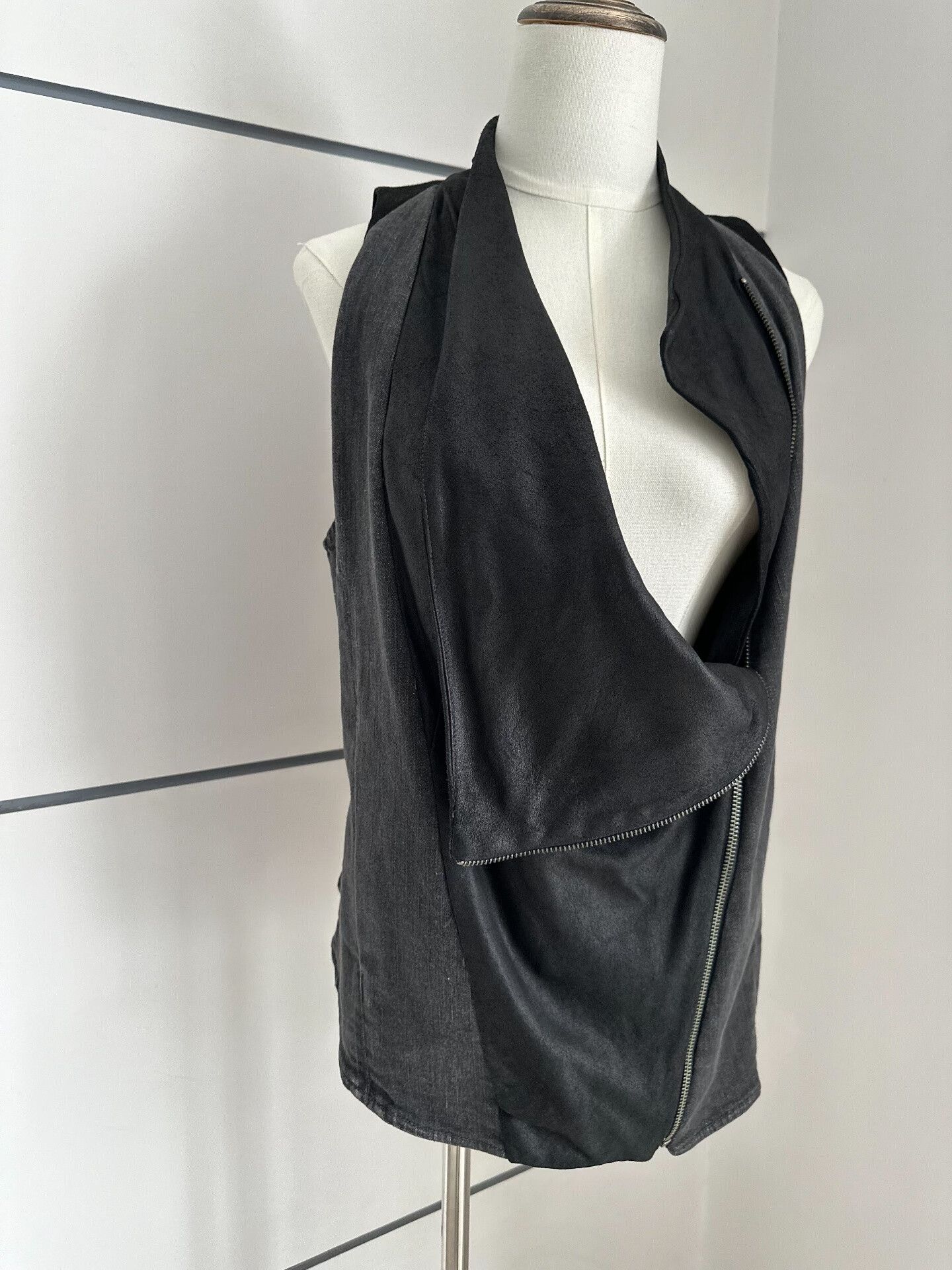 Helmut Lang Helmut Lang Stylish Black Vest Size M / US 6-8 / IT 42-44 - 6 Thumbnail