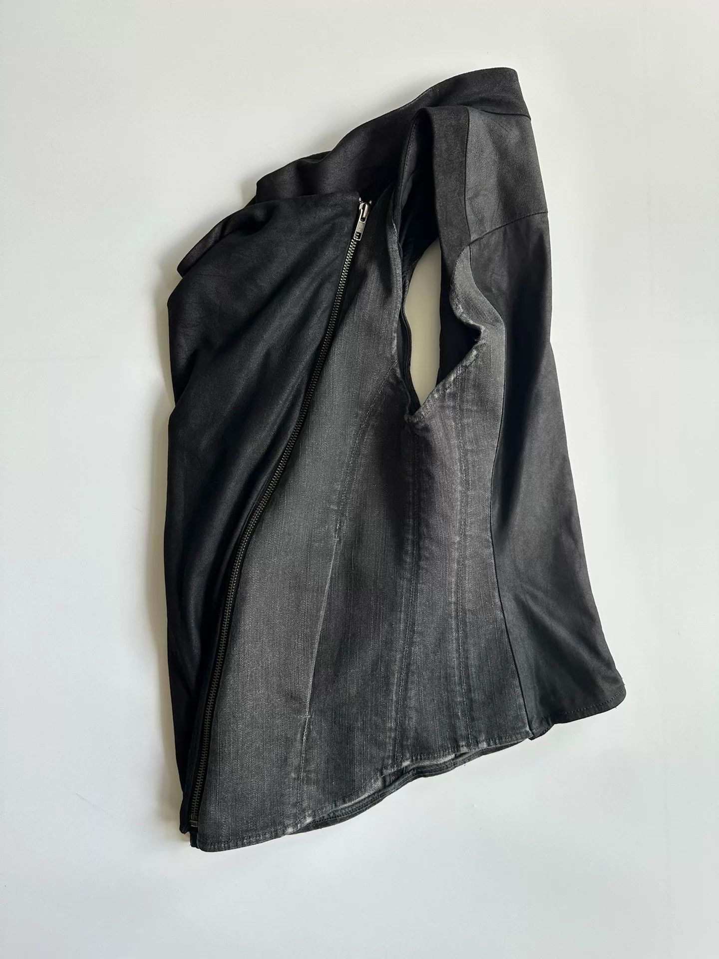 Helmut Lang Helmut Lang Stylish Black Vest Size M / US 6-8 / IT 42-44 - 4 Thumbnail