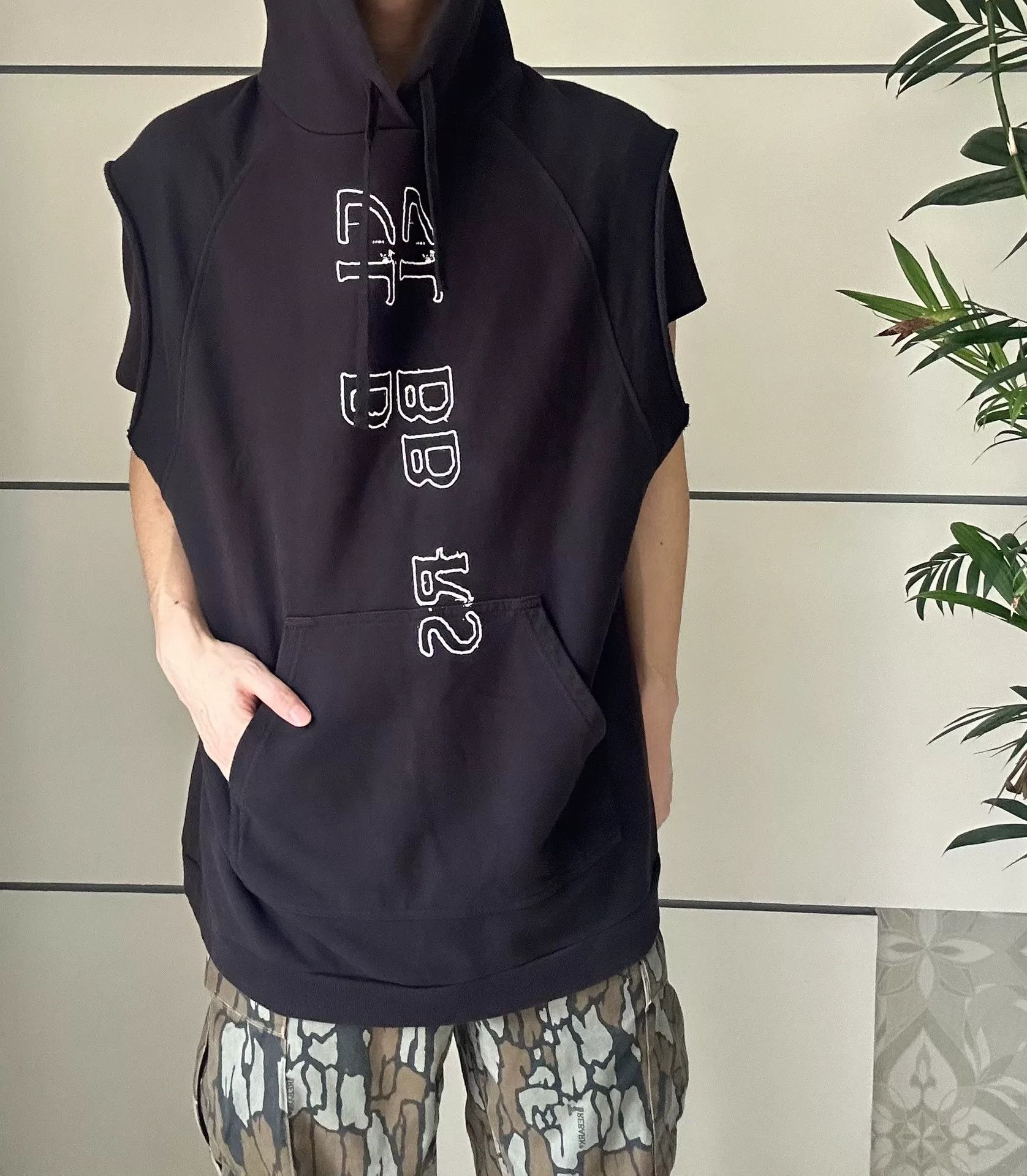 Raf Simons RAF SIMONS Sleeveless Hoodie in Black Size US S / EU 44-46 / 1 - 5 Thumbnail