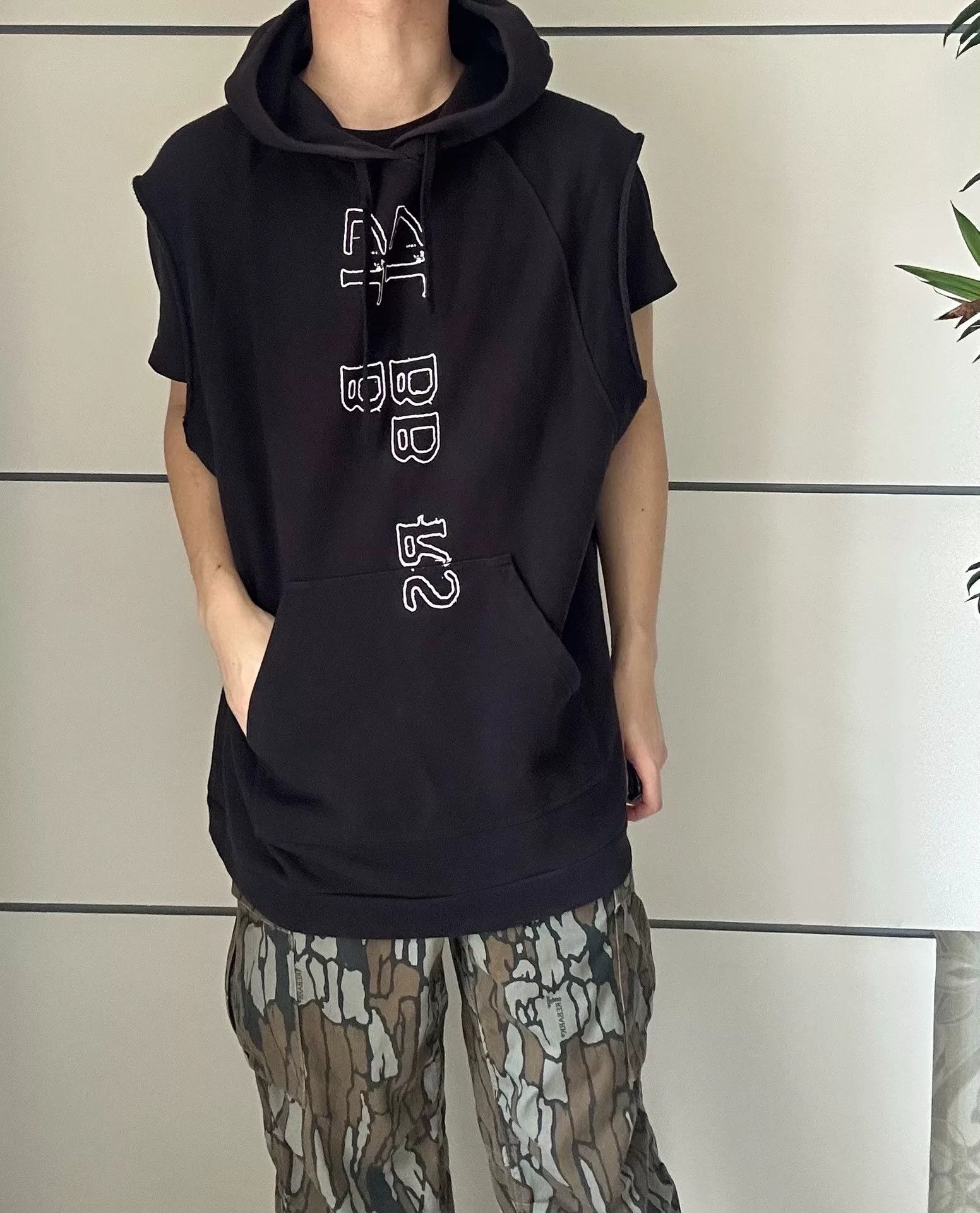 Raf Simons RAF SIMONS Sleeveless Hoodie in Black Size US S / EU 44-46 / 1 - 4 Thumbnail