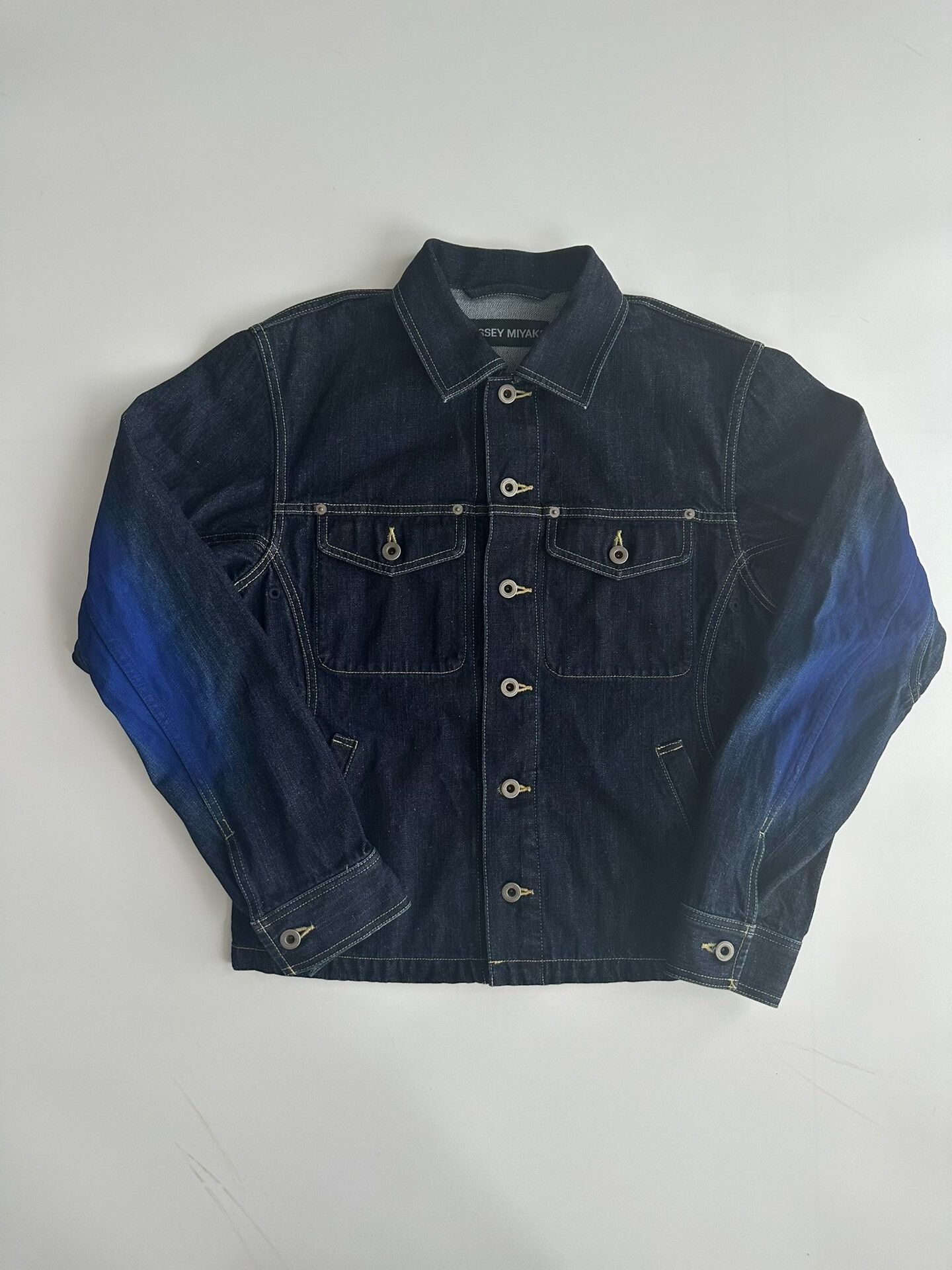 Issey Miyake ISSEY MIYAKE Denim Jacket with Unique Dyeing Size US L / EU 52-54 / 3 - 2 Thumbnail