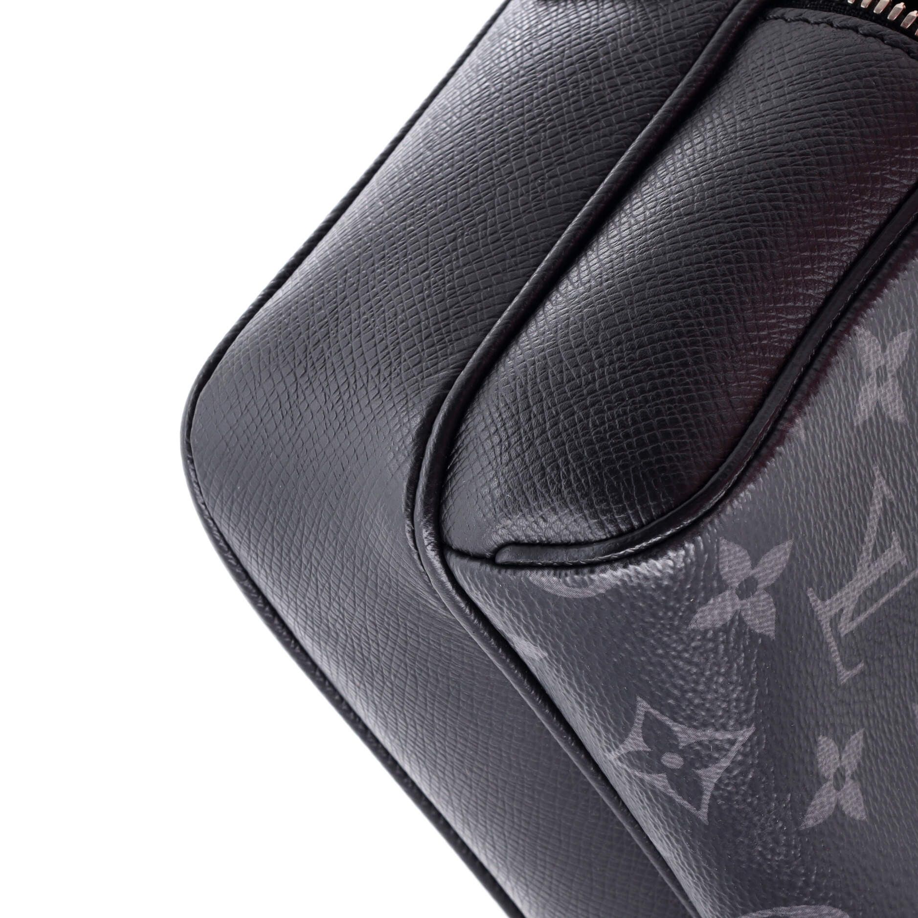 Louis Vuitton Outdoor Messenger Bag Size ONE SIZE - 6 Thumbnail