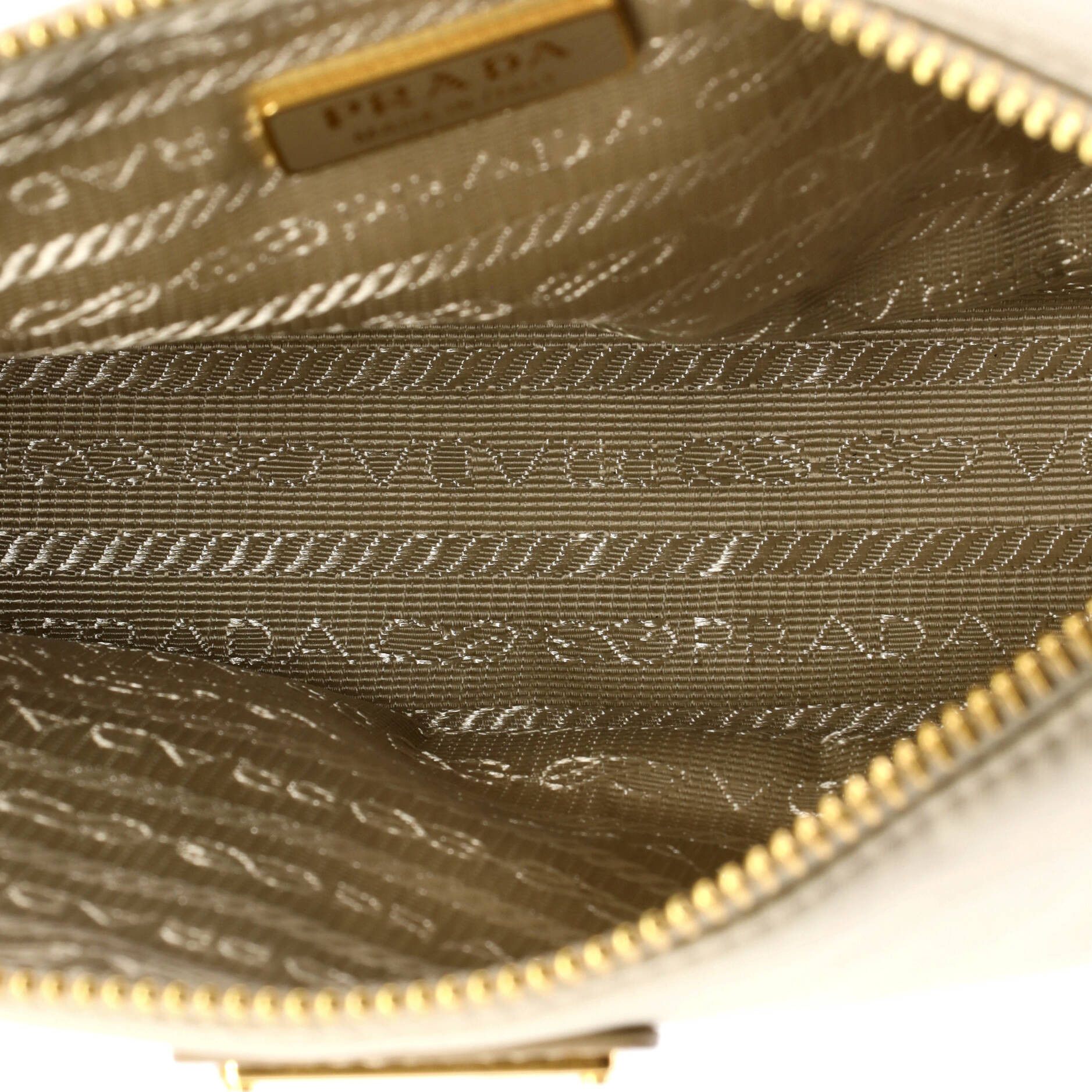 Prada Re-Edition 2002 Shoulder Bag Size ONE SIZE - 5 Thumbnail