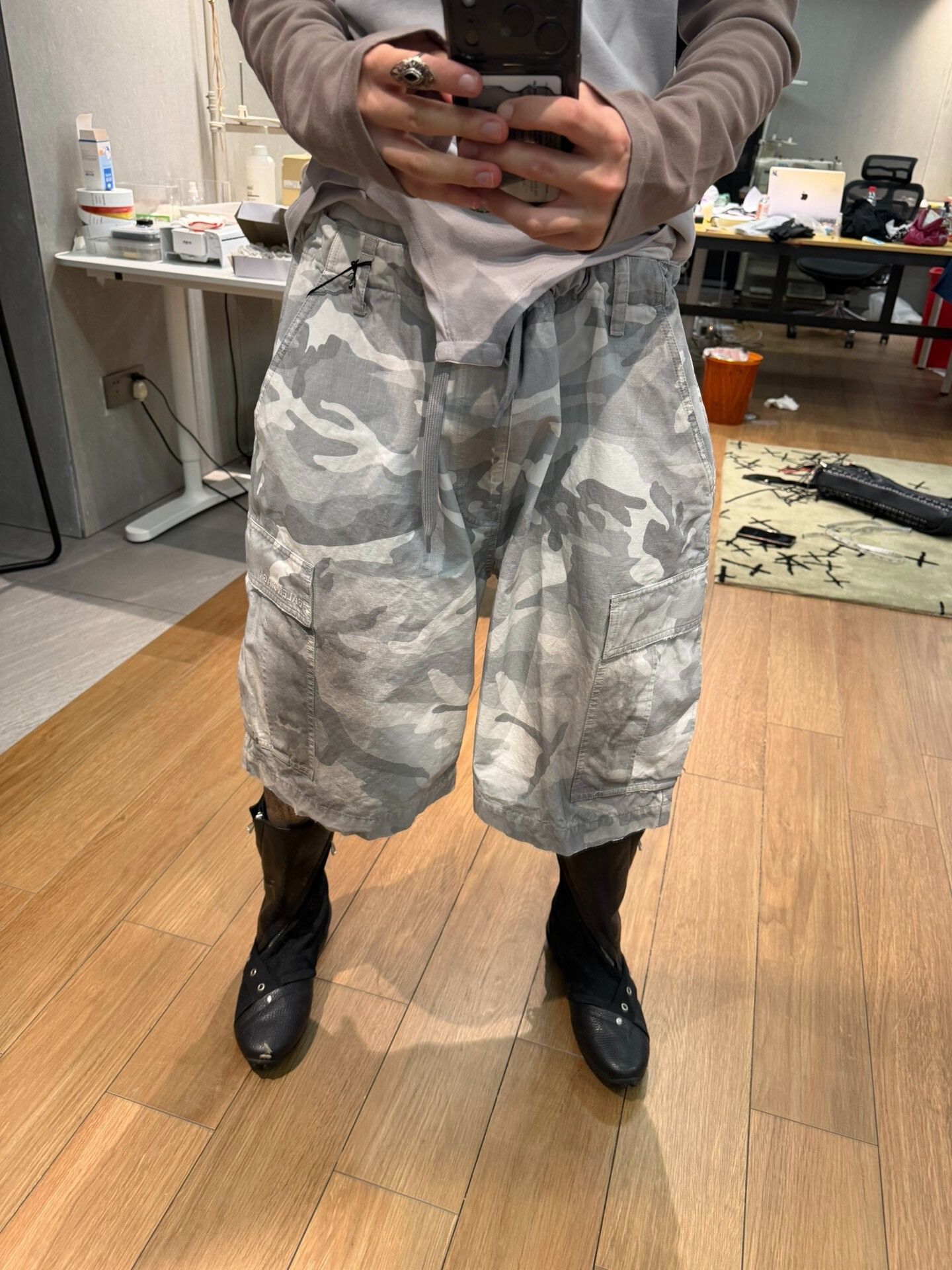 Balenciaga Balenciaga Cargo Shorts Mud-Dyed Collection Size US 30 / EU 46 - 9 Thumbnail