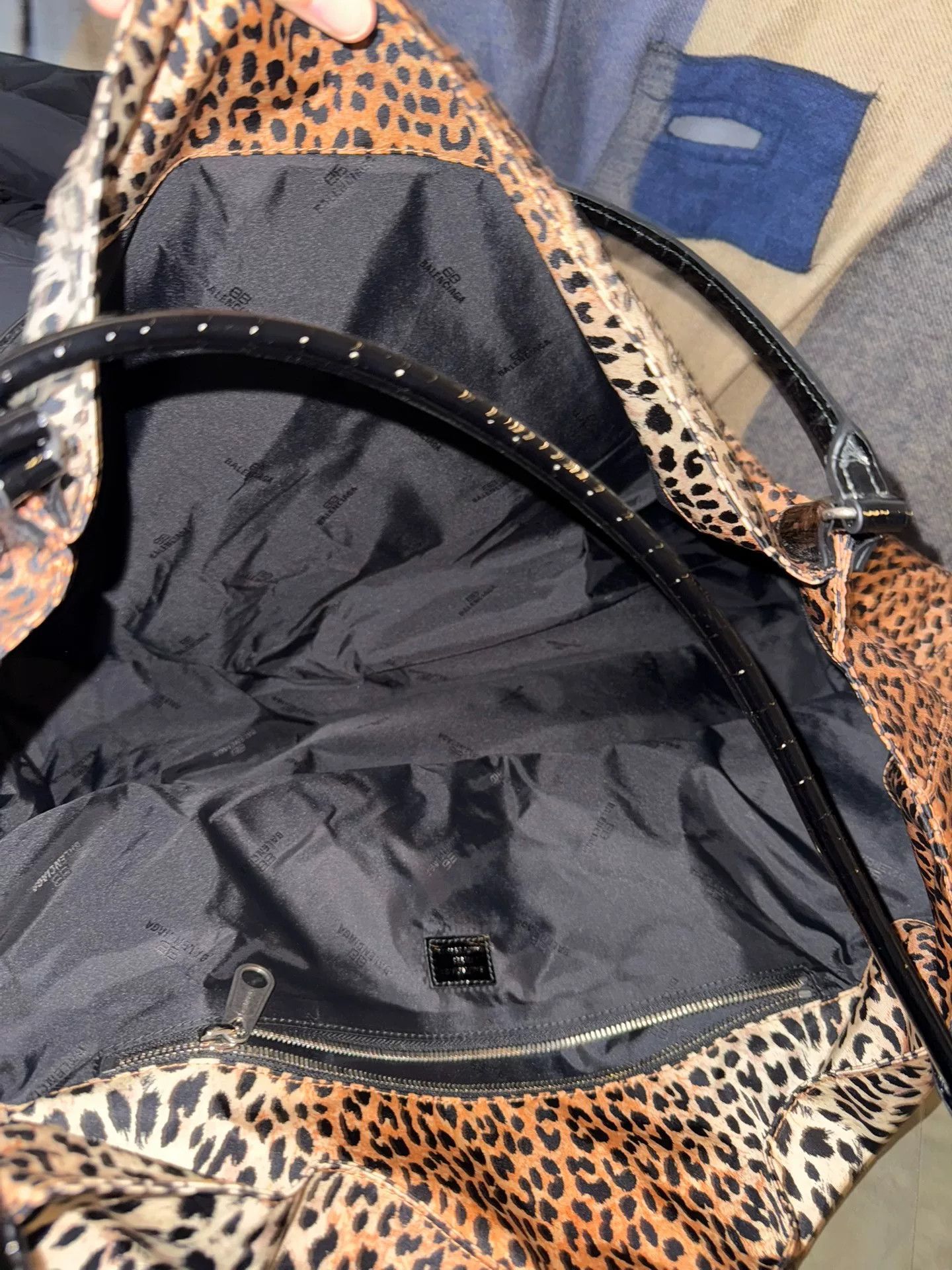 Balenciaga Balenciaga Leopard Hobo Bag with Crocodile Skin Size ONE SIZE - 6 Thumbnail