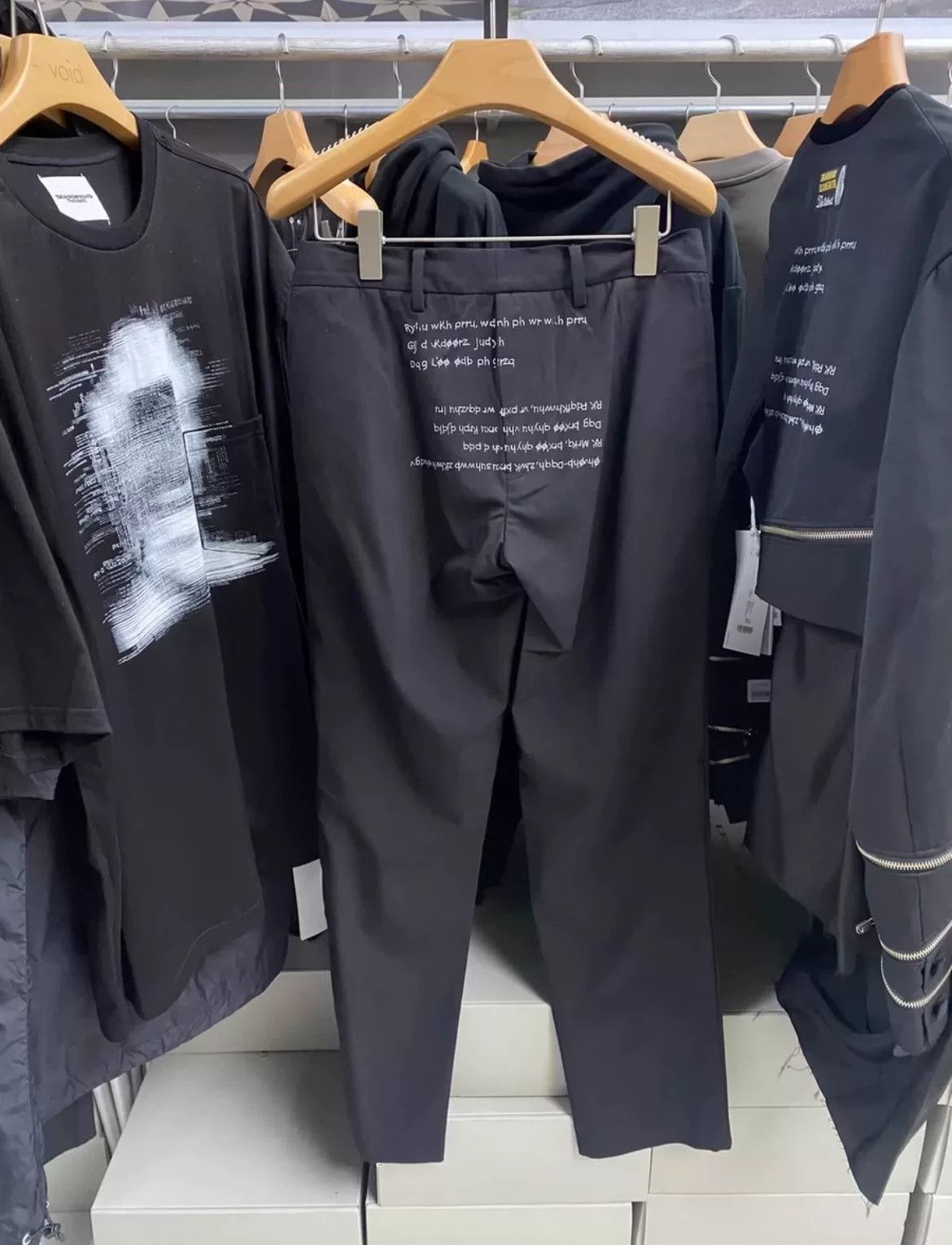 Takahiromiyashita The Soloist. Takahiro Miyashita Black Graffiti Pants Size US 34 / EU 50 - 3 Thumbnail