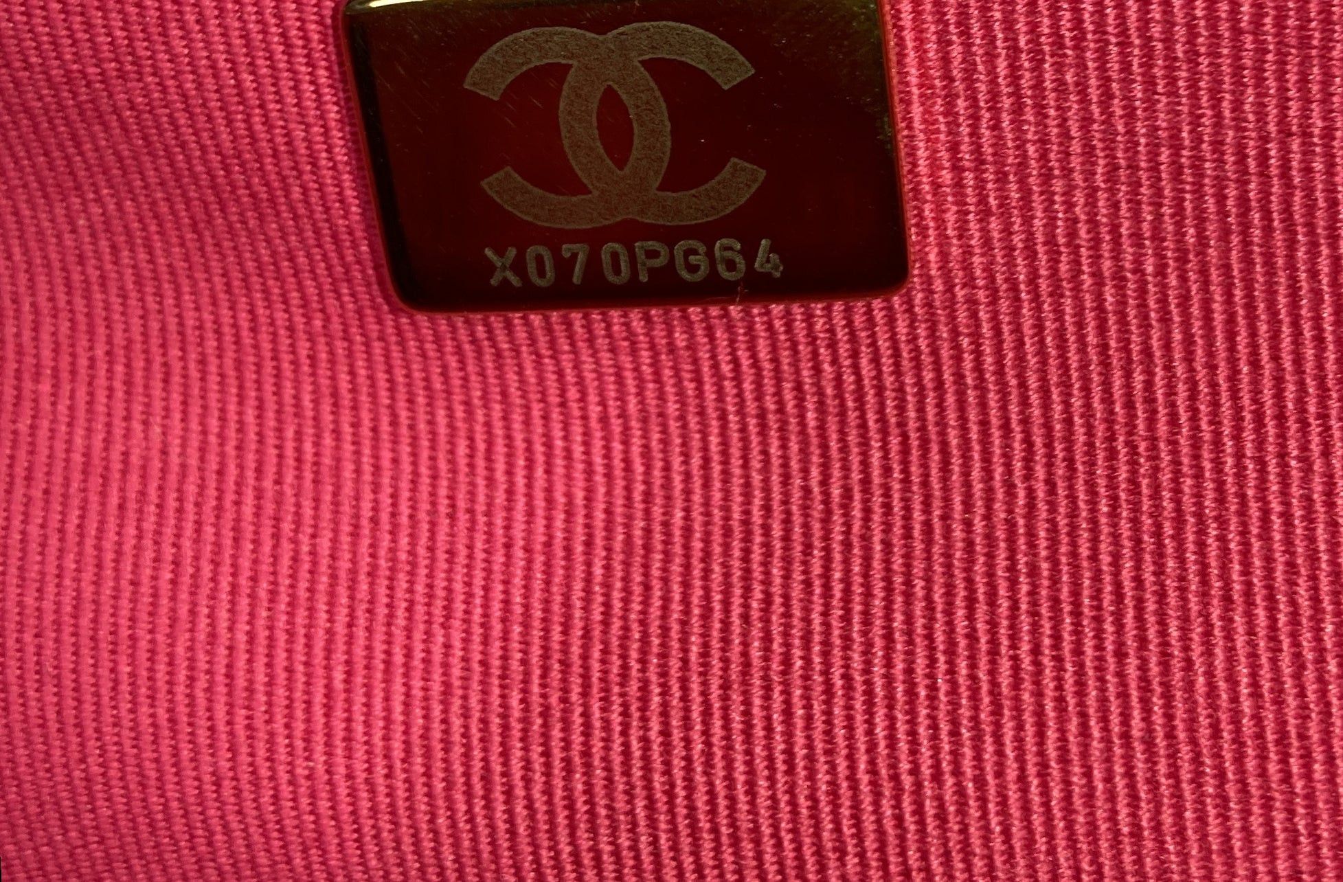 Chanel Chain Bar Vanity Case with Chain Size ONE SIZE - 8 Thumbnail