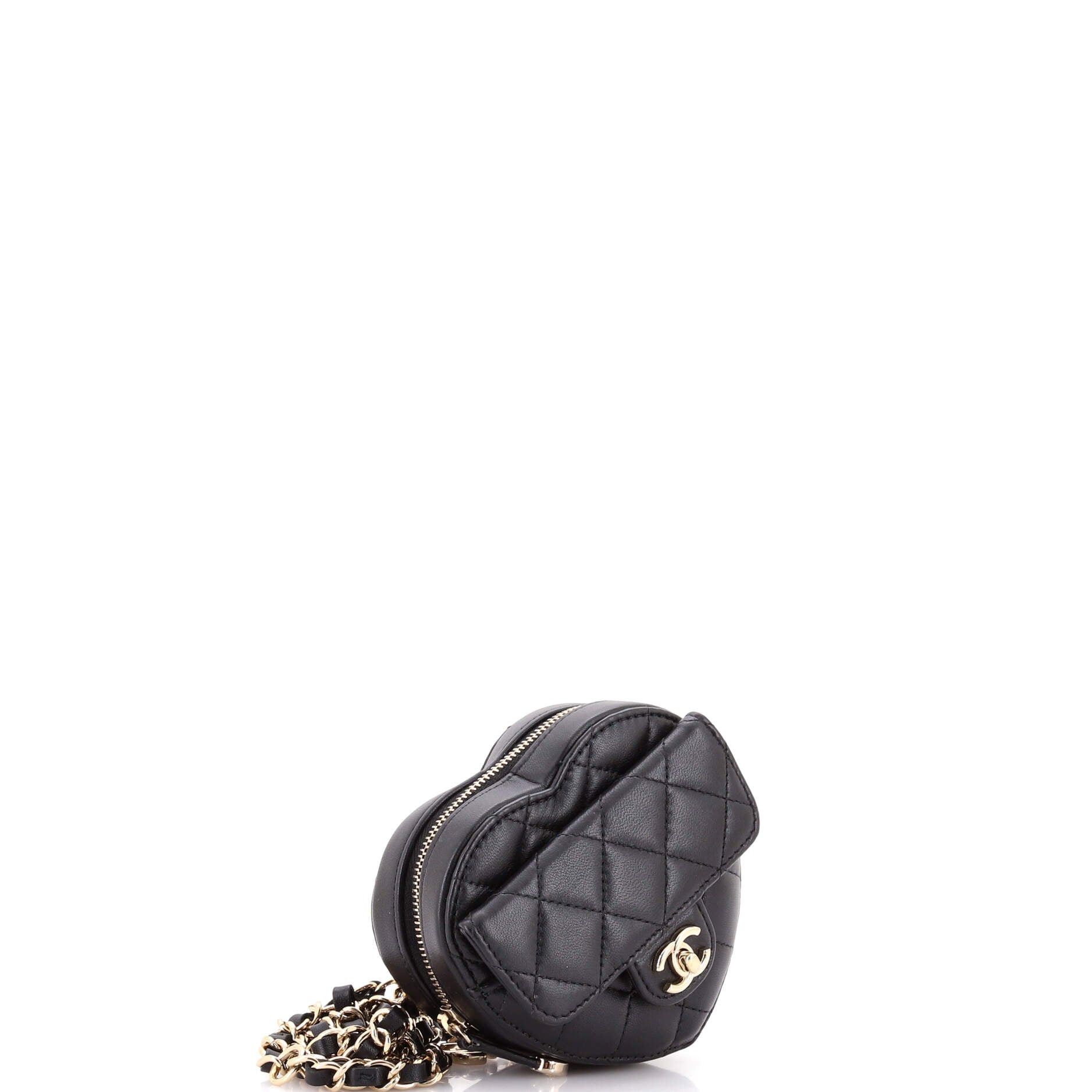 Chanel CC in Love Heart Belt Bag Size ONE SIZE - 2 Thumbnail