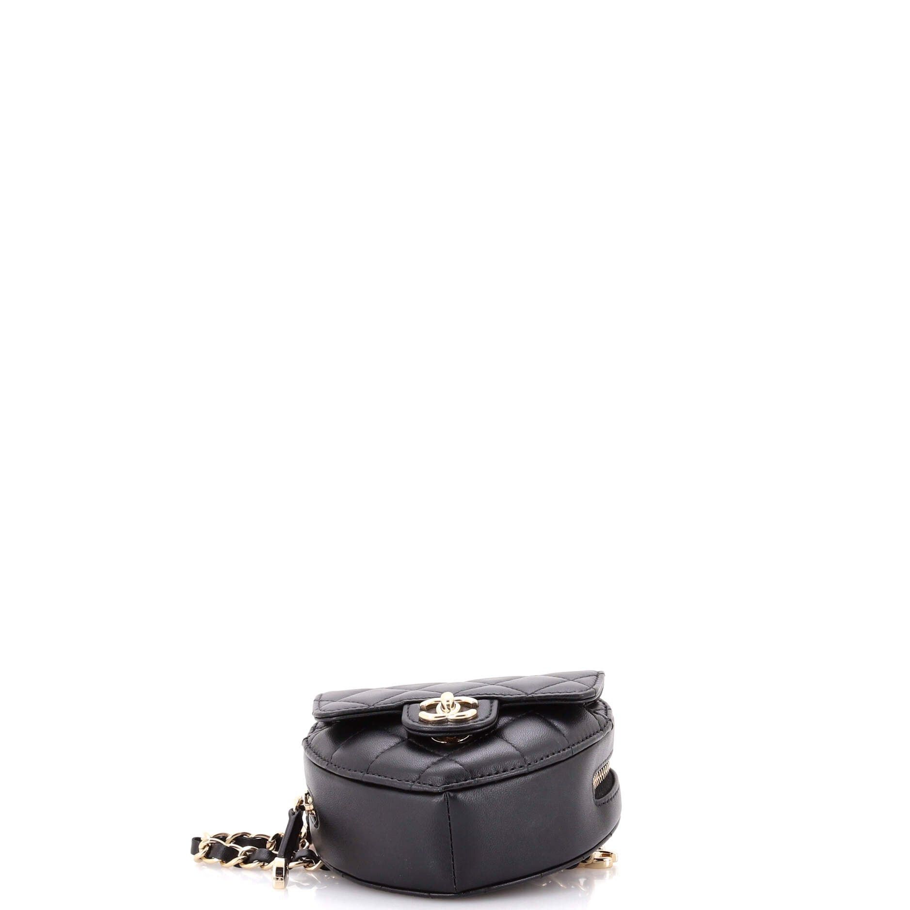 Chanel CC in Love Heart Belt Bag Size ONE SIZE - 4 Thumbnail