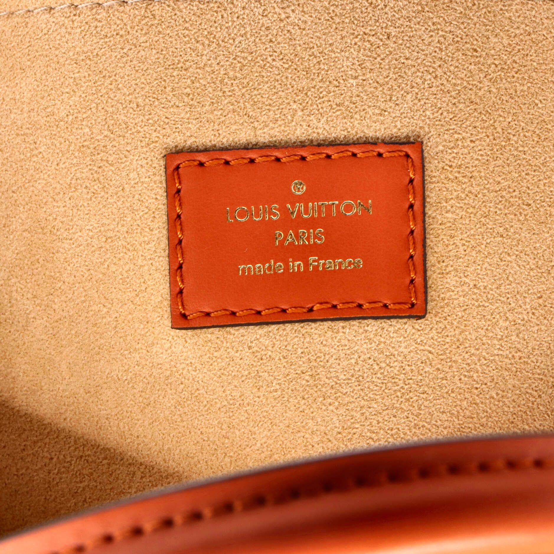 Louis Vuitton On My Side Tote Size ONE SIZE - 7 Thumbnail