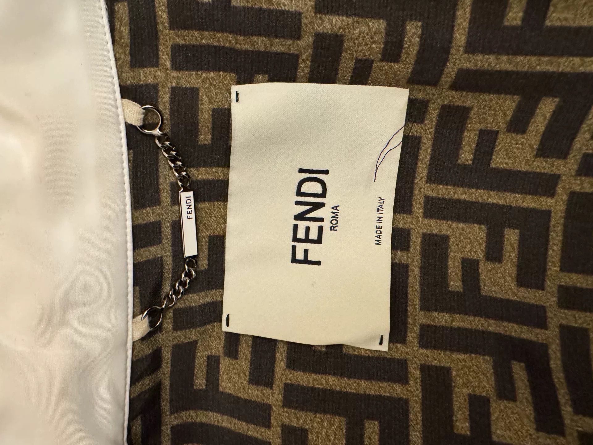 Fendi Fendi White Stylish Coat with Silk Lining Size S / US 4 / IT 40 - 2 Thumbnail