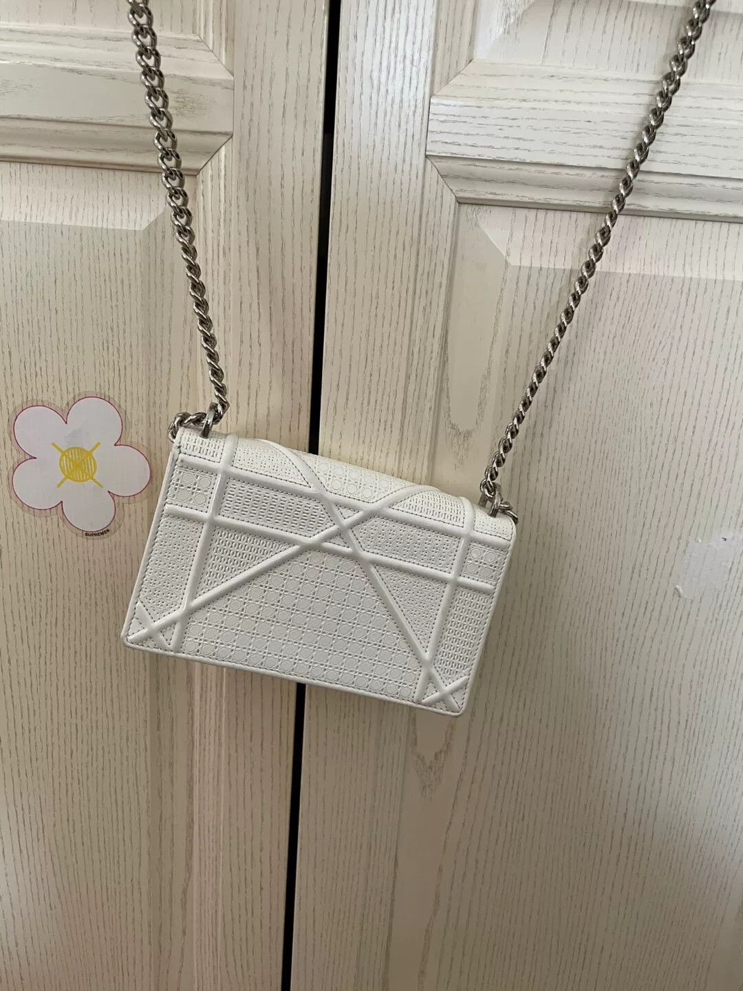 Dior Dior White Chain Crossbody Bag Size ONE SIZE - 2 Thumbnail