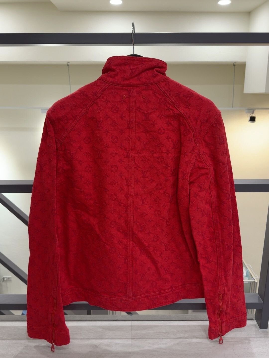 Louis Vuitton Louis Vuitton Red Logo Denim Jacket Size US M / EU 48-50 / 2 - 2 Thumbnail