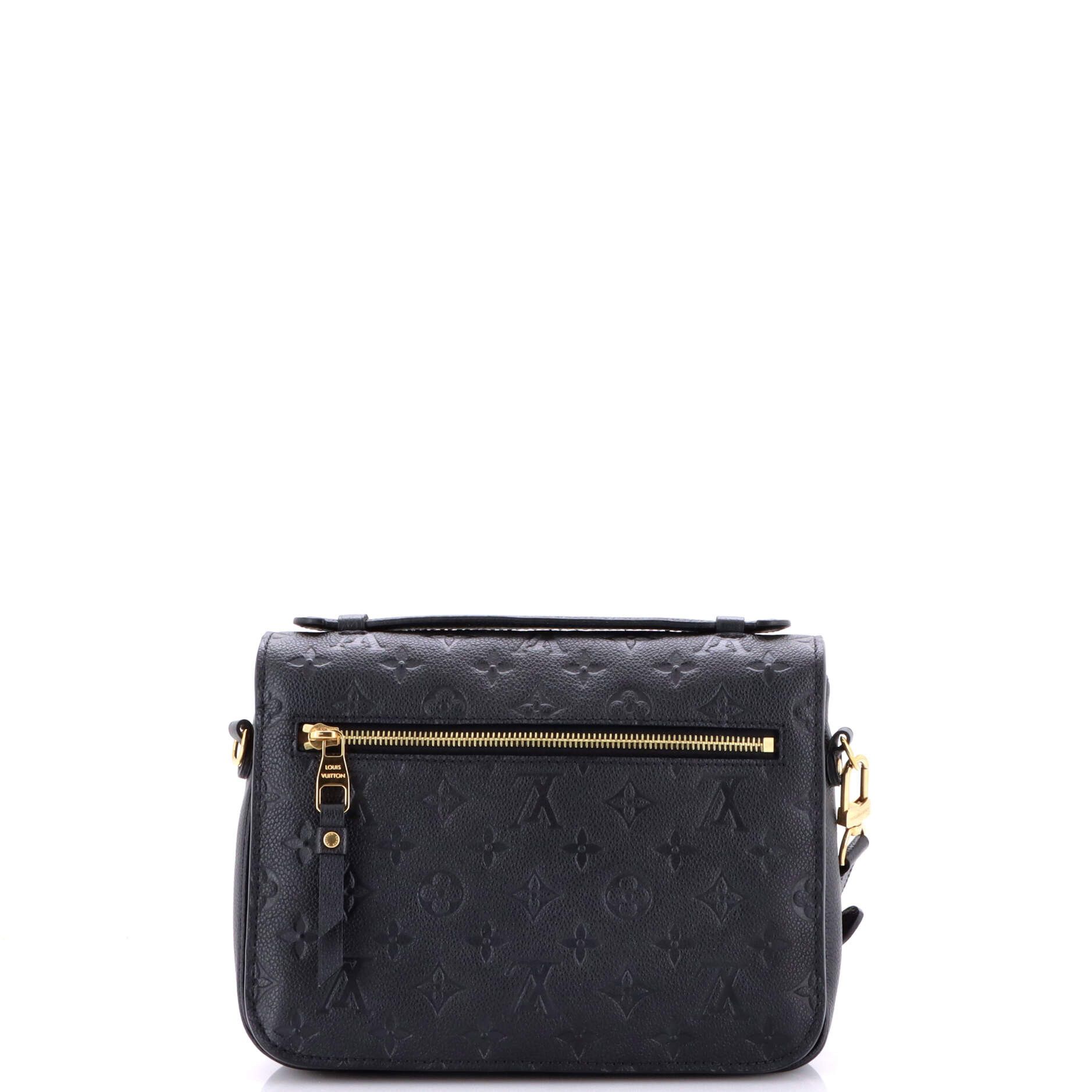 Louis Vuitton Pochette Metis Size ONE SIZE - 3 Thumbnail