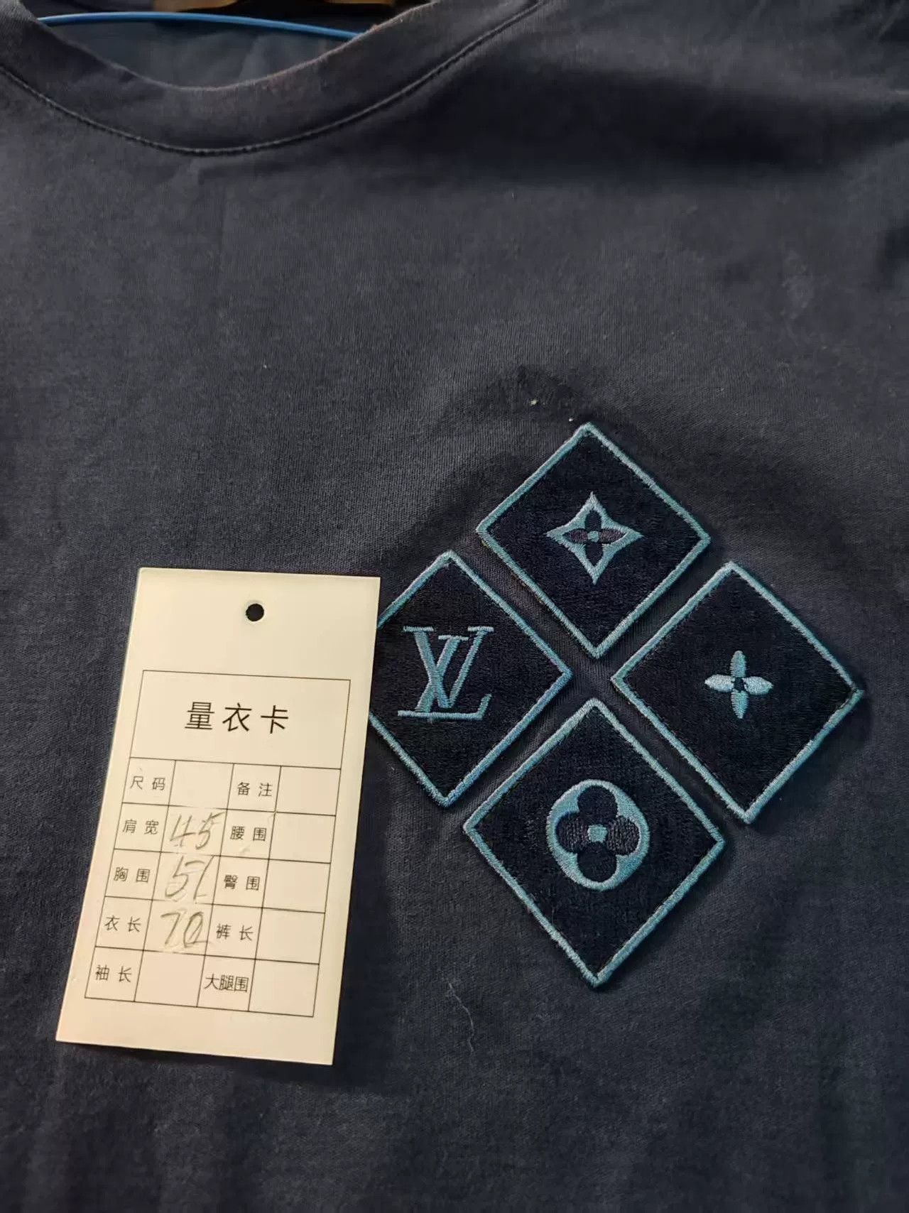Louis Vuitton Authentic LV Embroidered Logo Short Sleeve Shirt Size US M / EU 48-50 / 2 - 4 Thumbnail