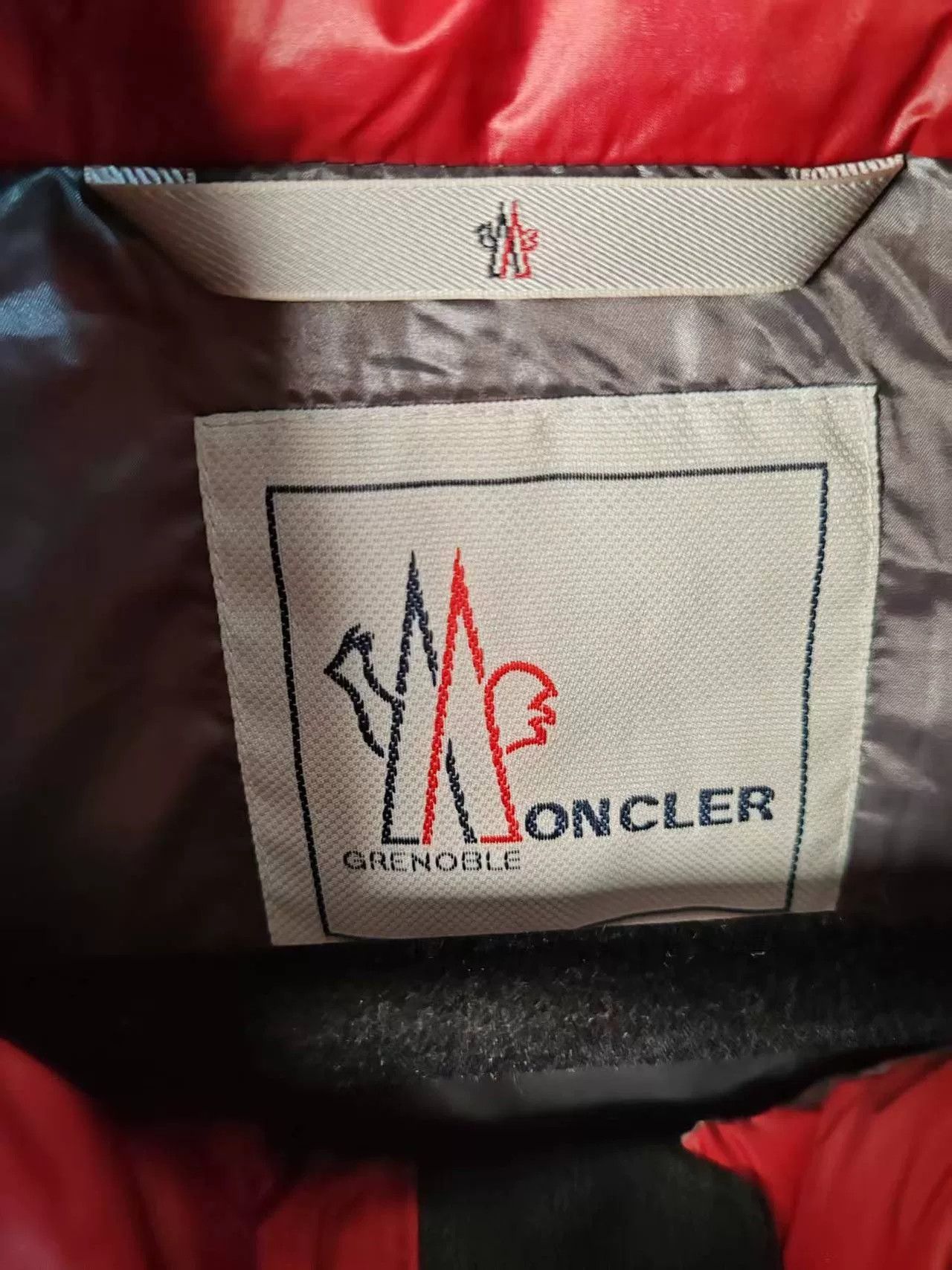 Moncler Moncler Down Vest for Men Size US M / EU 48-50 / 2 - 3 Thumbnail