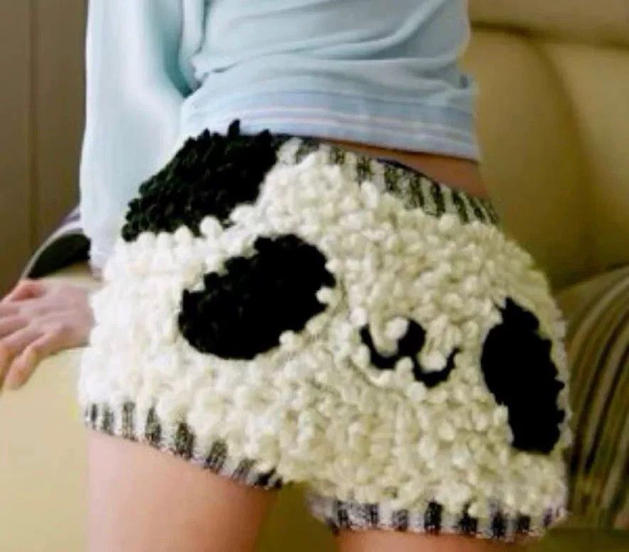 Japanese Brand Cute Panda-Themed Fur Shorts Size 24" / US 00 / IT 34 - 7 Thumbnail