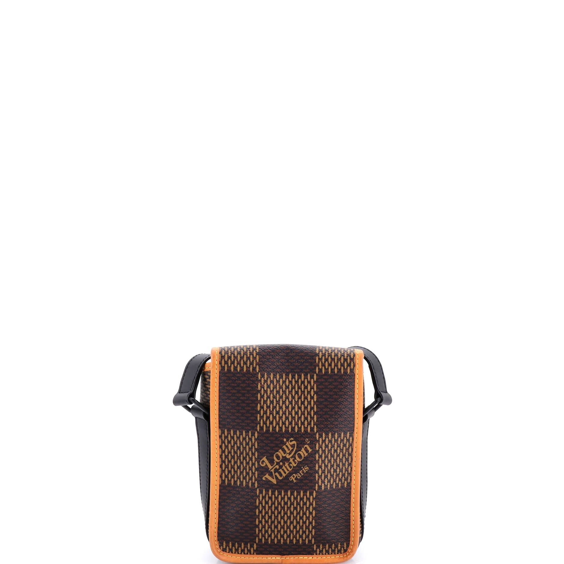 Louis Vuitton Nigo Amazone Messenger Bag Size ONE SIZE - 3 Thumbnail