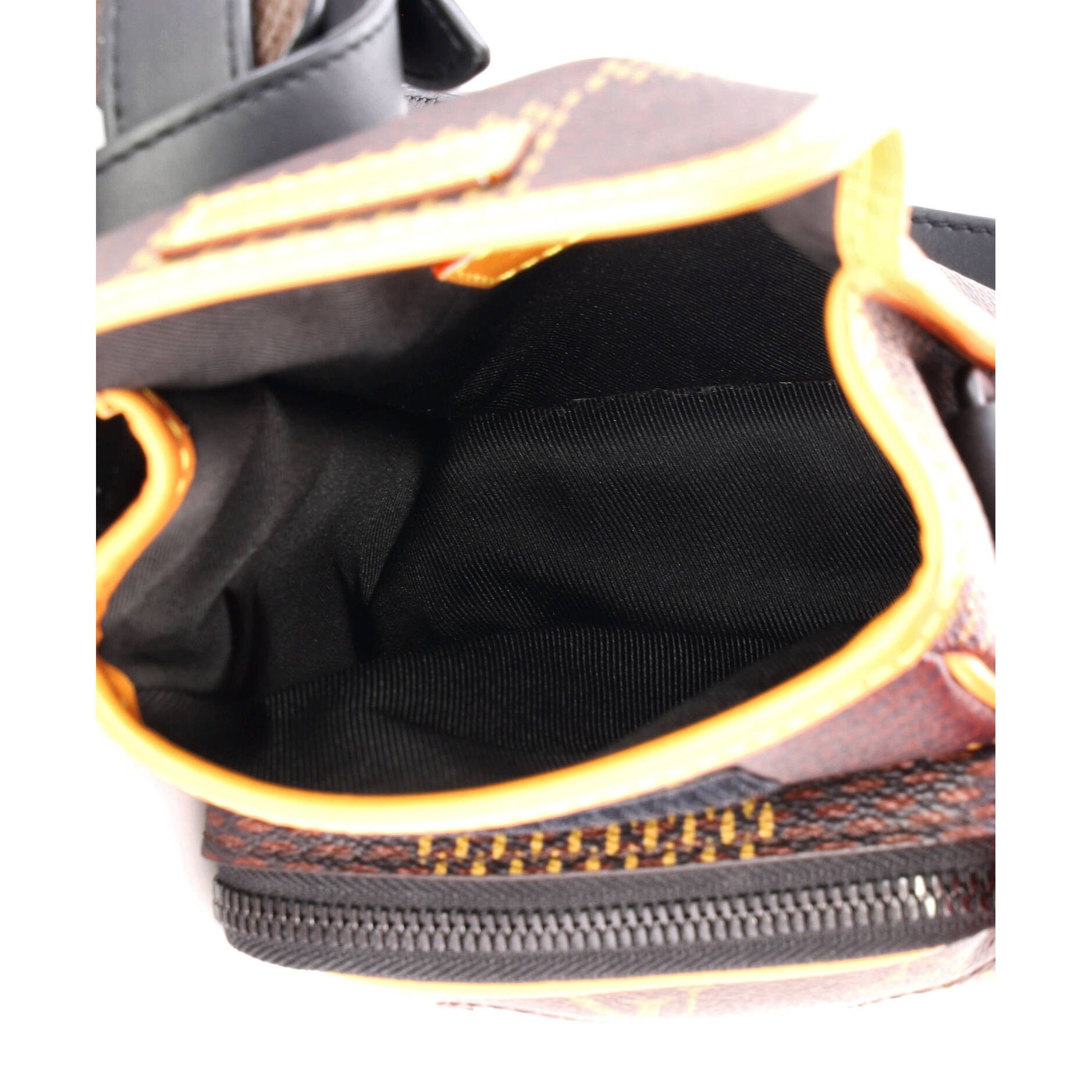 Louis Vuitton Nigo Amazone Messenger Bag Size ONE SIZE - 5 Thumbnail