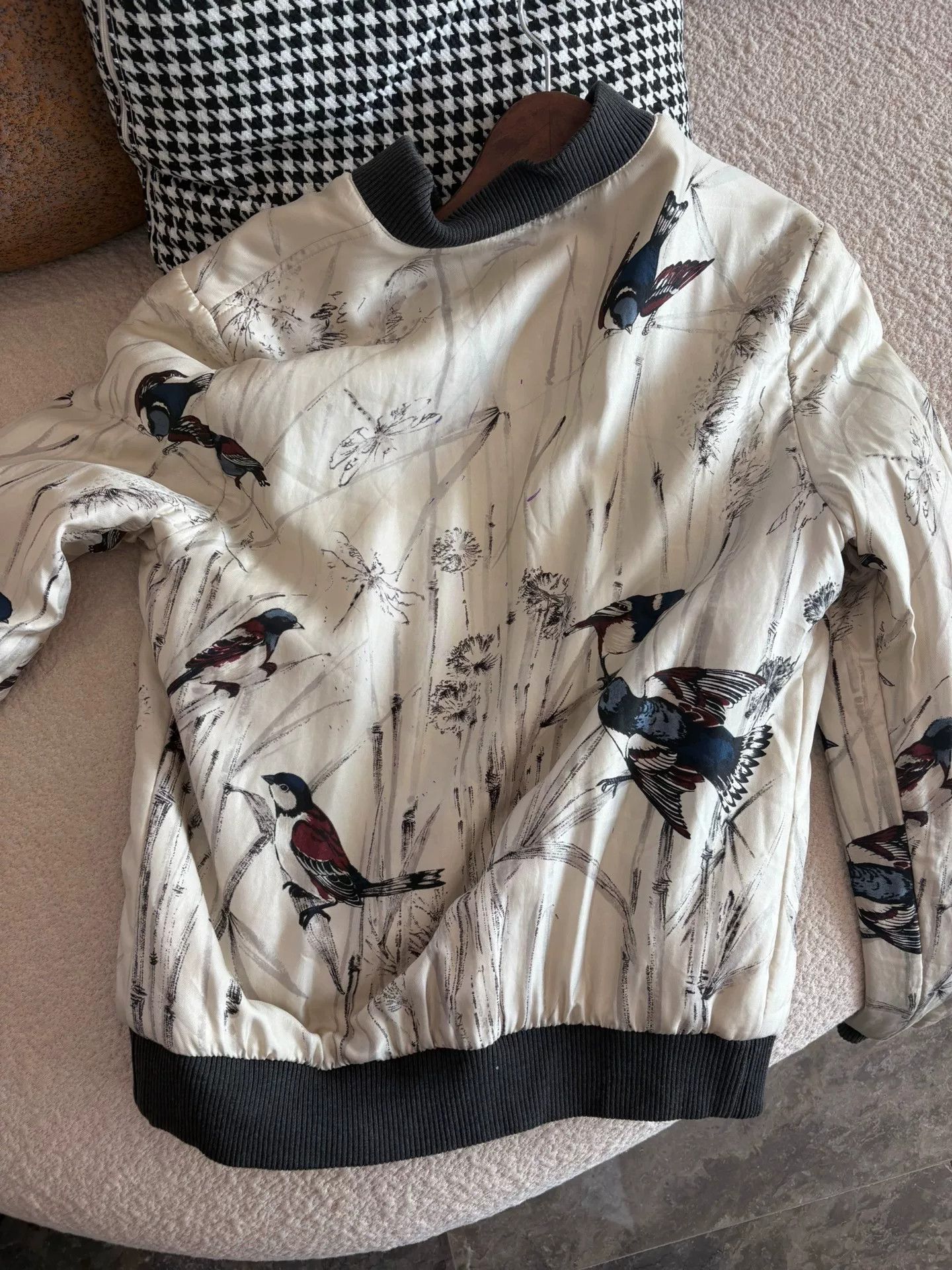 Dolce & Gabbana Dolce & Gabbana Silk Jacket for Autumn Size US S / EU 44-46 / 1 - 2 Thumbnail