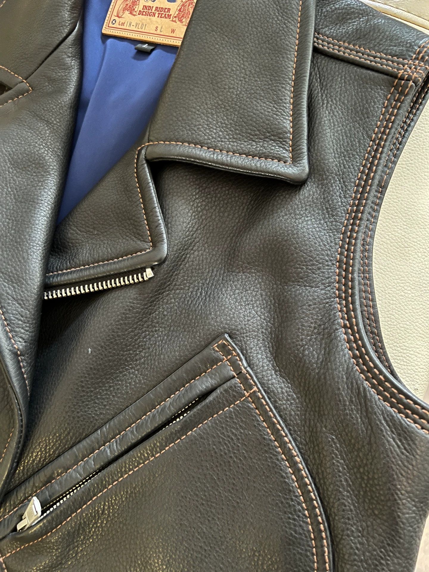 Japanese Brand INDI Leather Motorcycle Vest for Men Size US L / EU 52-54 / 3 - 6 Thumbnail