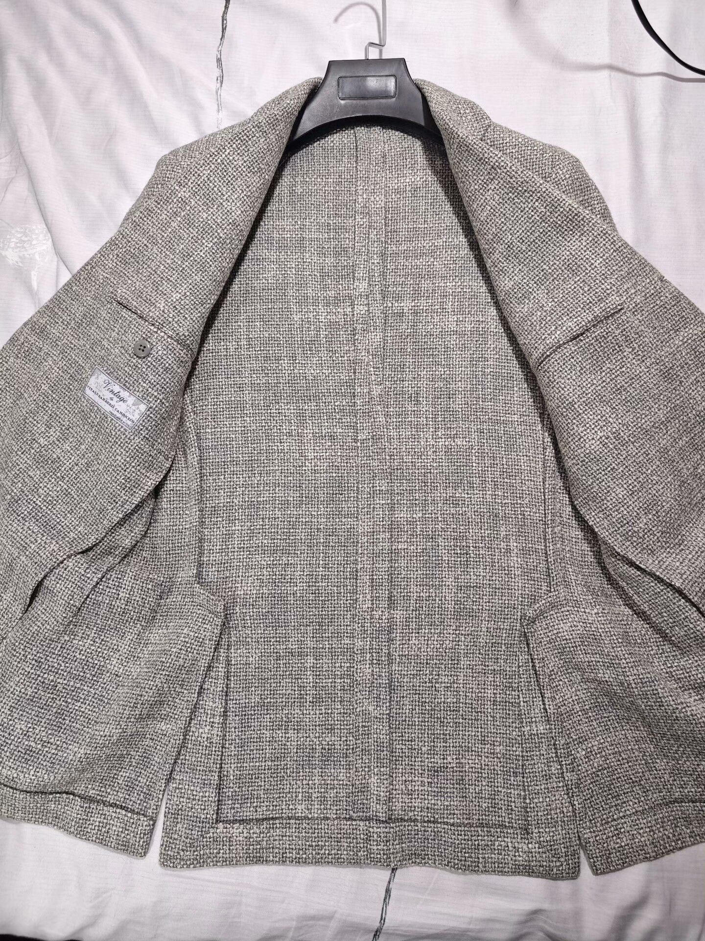 Japanese Brand Custom Gray Wool Silk Blend Suit Size US S / EU 44-46 / 1 - 6 Thumbnail