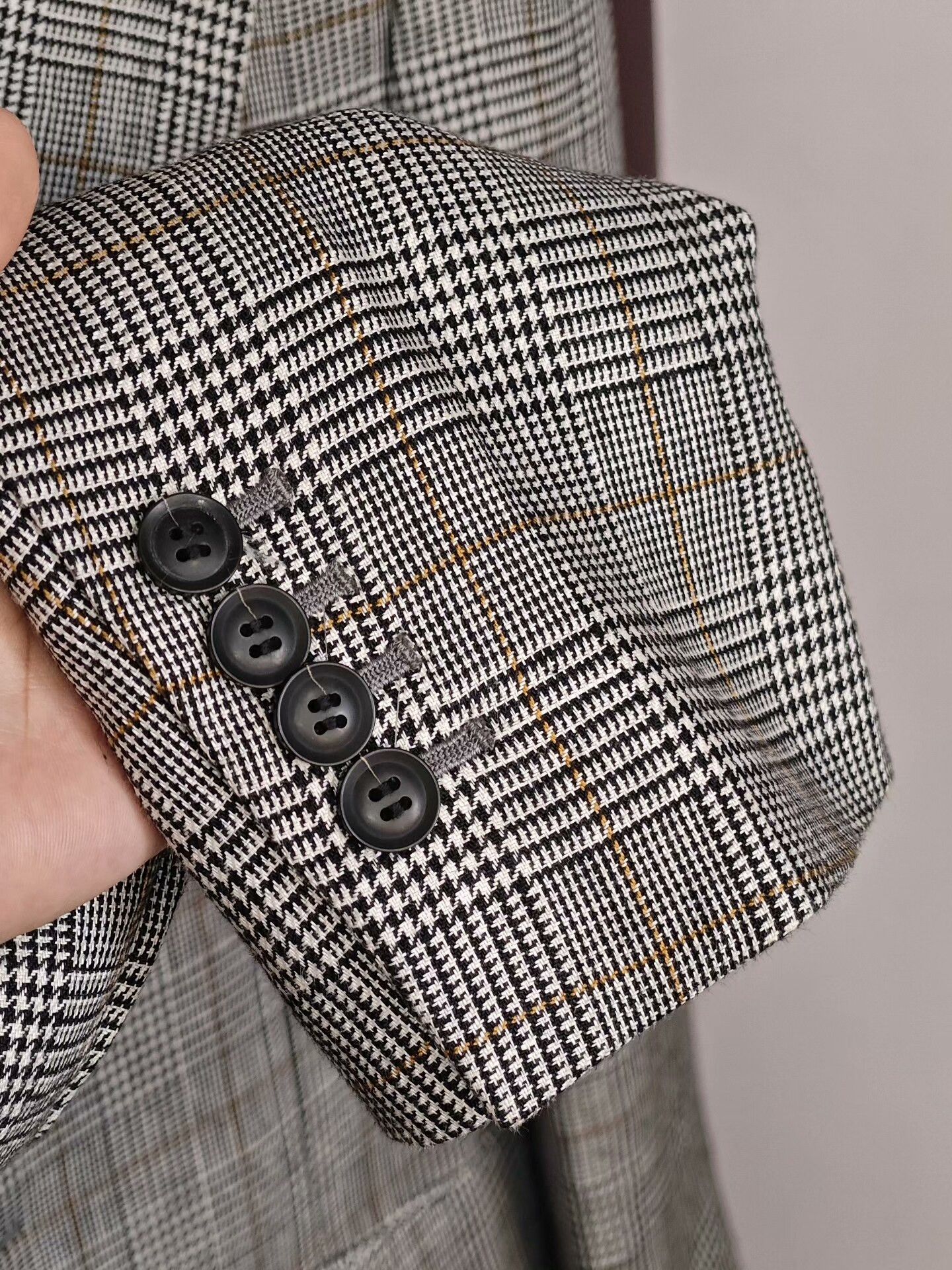 Japanese Brand Custom Irish Linen Half-Canvas Suit Size US M / EU 48-50 / 2 - 4 Thumbnail