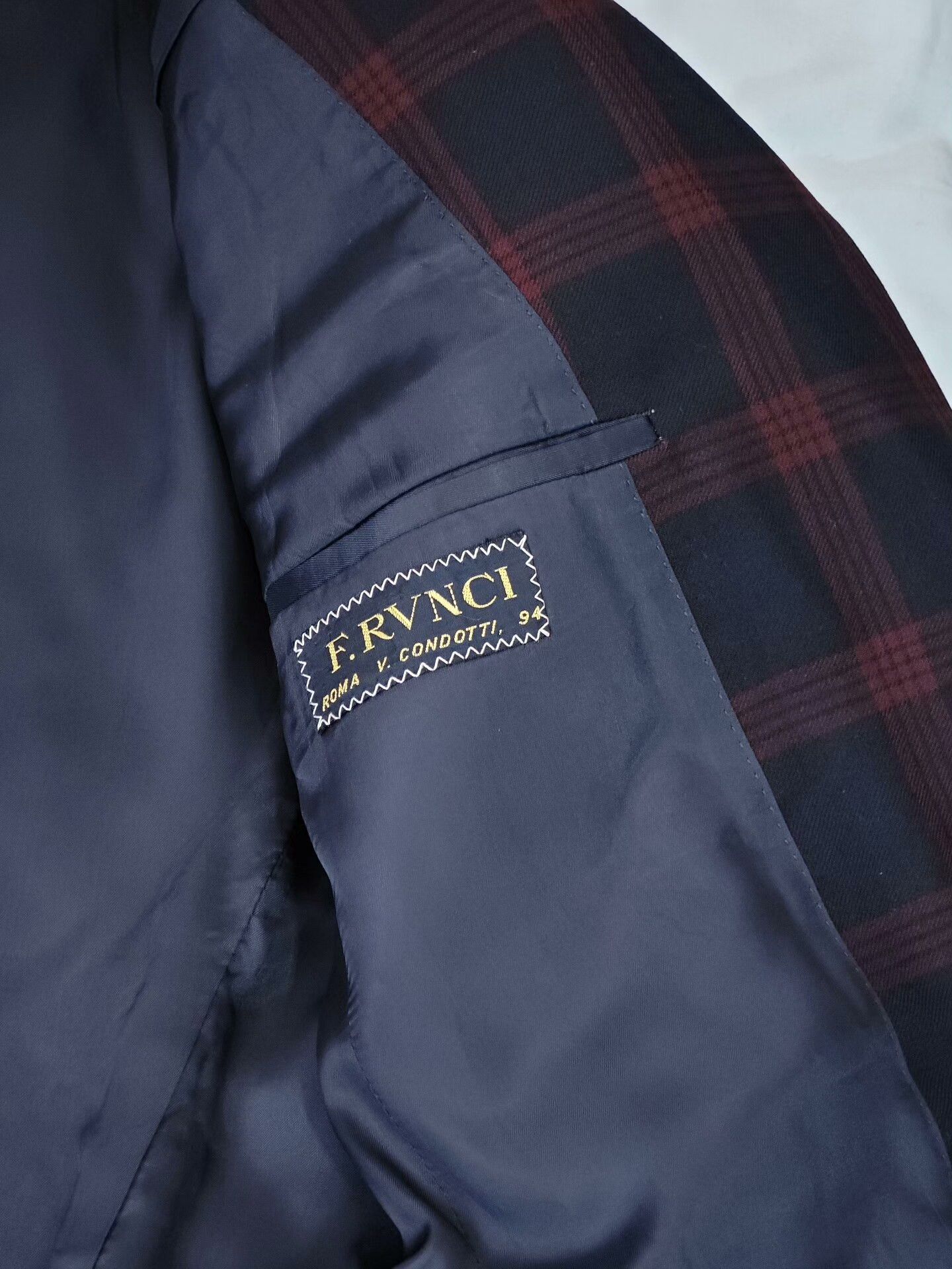 Japanese Brand Italian Wool Blend Suit with Red Checks Size US S / EU 44-46 / 1 - 7 Thumbnail