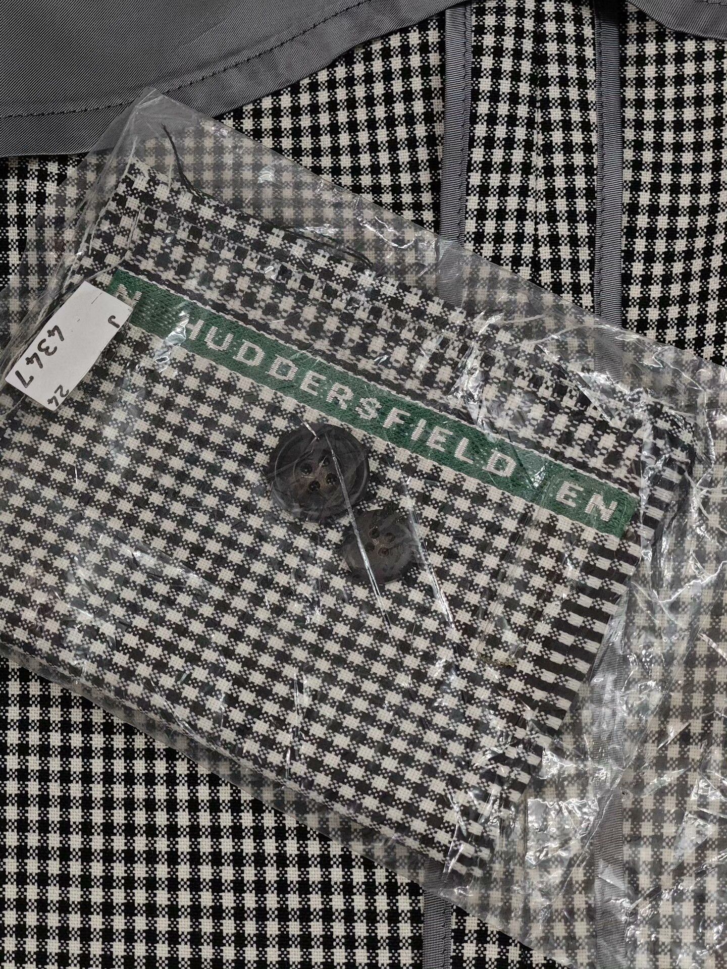 Japanese Brand Custom Black and White Check Suit Size US M / EU 48-50 / 2 - 9 Thumbnail