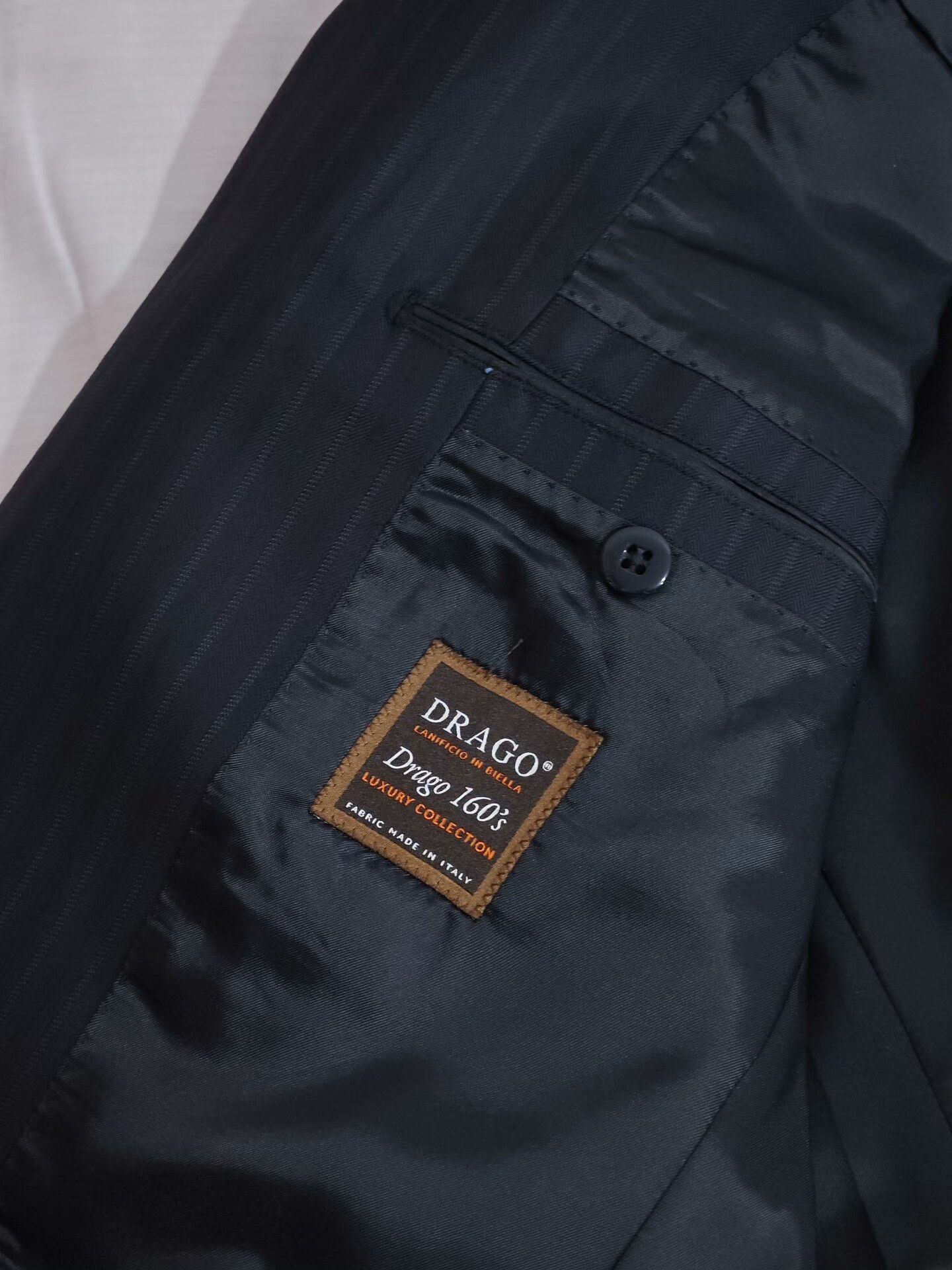 Japanese Brand Custom Italian Wool Suit in Navy Size US M / EU 48-50 / 2 - 7 Thumbnail