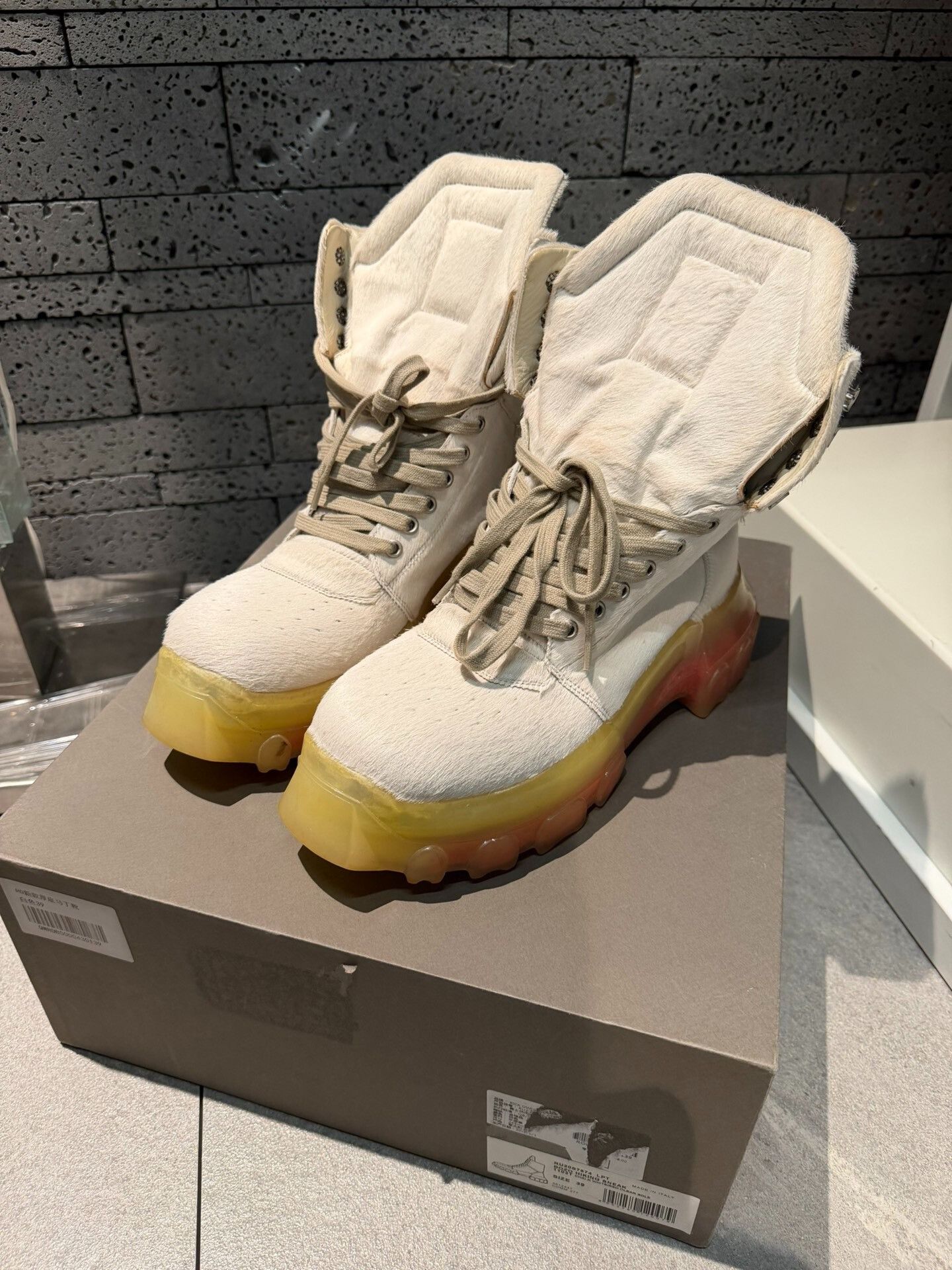 Rick Owens Rick Owens Basketball Sneakers with Rainbow Sole Size US 6 / EU 39 - 2 Thumbnail