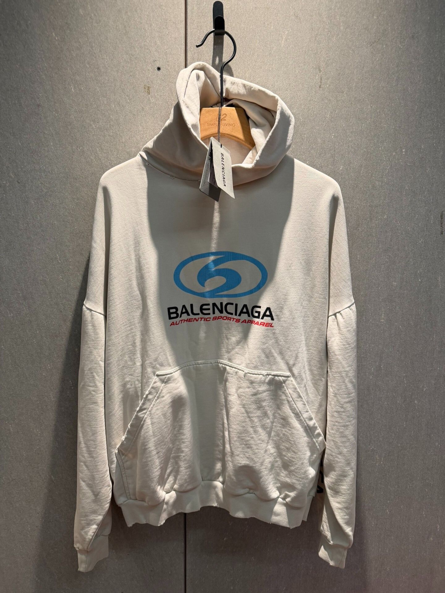 Balenciaga Balenciaga Surfer Cracked Hoodie Round Size US L / EU 52-54 / 3 - 2 Thumbnail