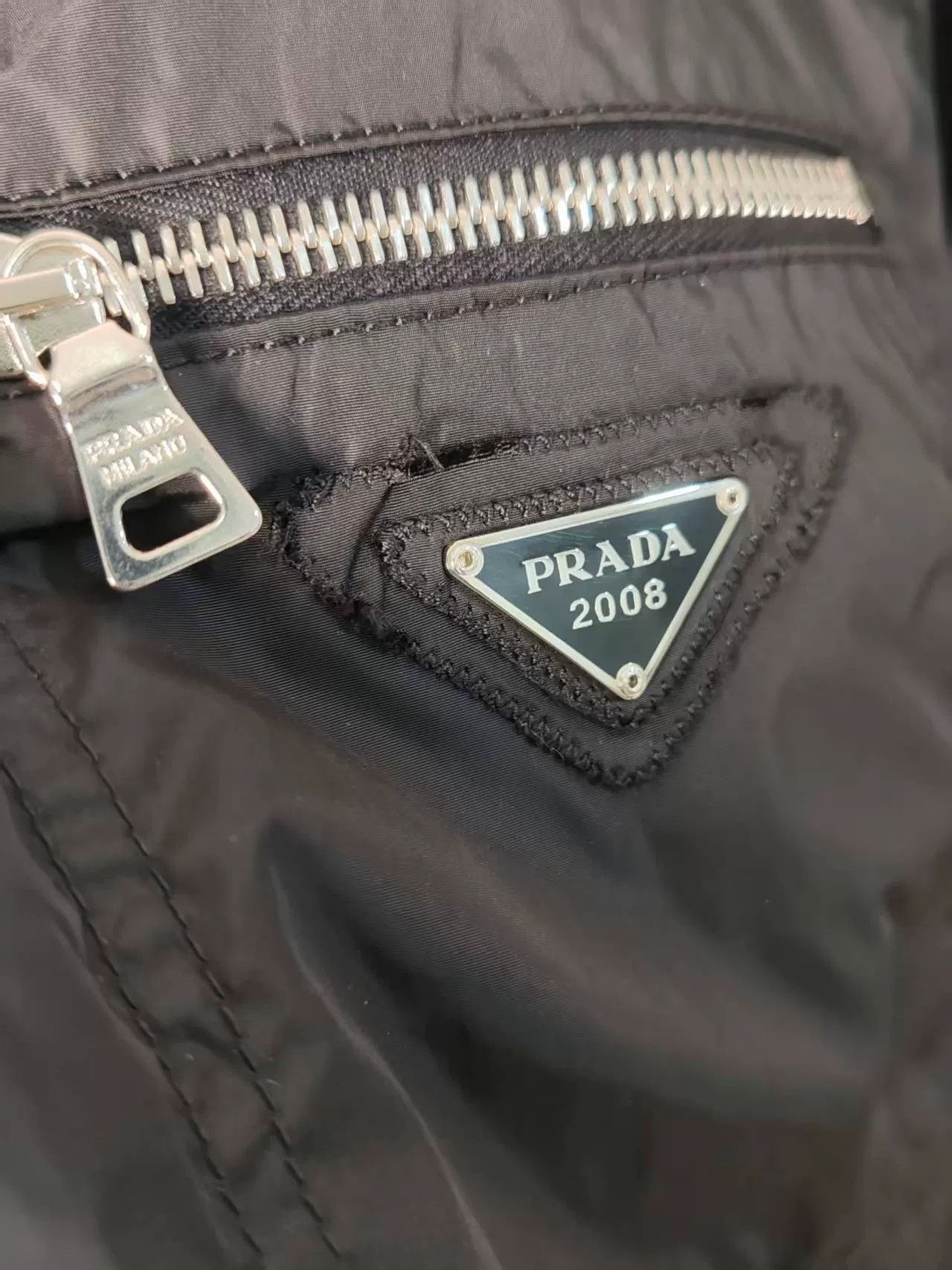 Prada Prada Nylon Jacket with Metal Triangle Logo Size US M / EU 48-50 / 2 - 5 Thumbnail