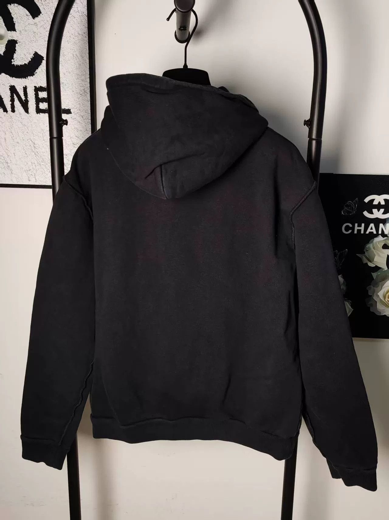 LVXWA Authentic LV New Sweatshirt for Sale Size US M / EU 48-50 / 2 - 2 Thumbnail