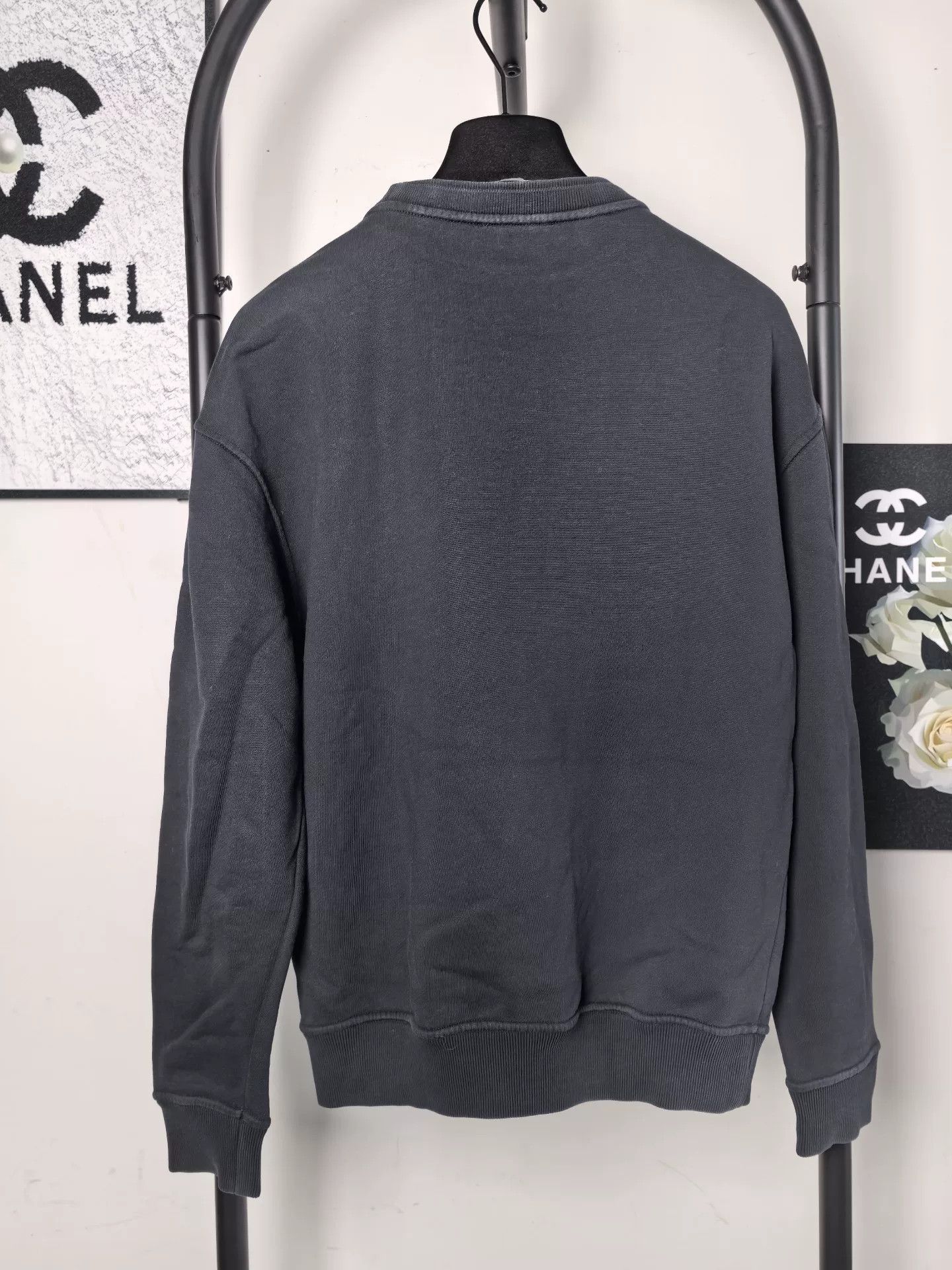 Versace Versace Graphic Hoodie for Fashion Enthusiasts Size US M / EU 48-50 / 2 - 2 Thumbnail