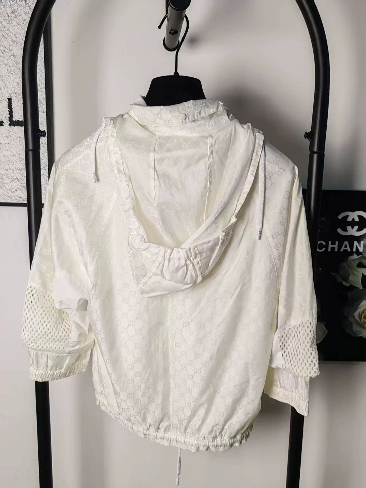 Gucci Authentic Gucci Print Jacket for Sale Size US M / EU 48-50 / 2 - 2 Thumbnail