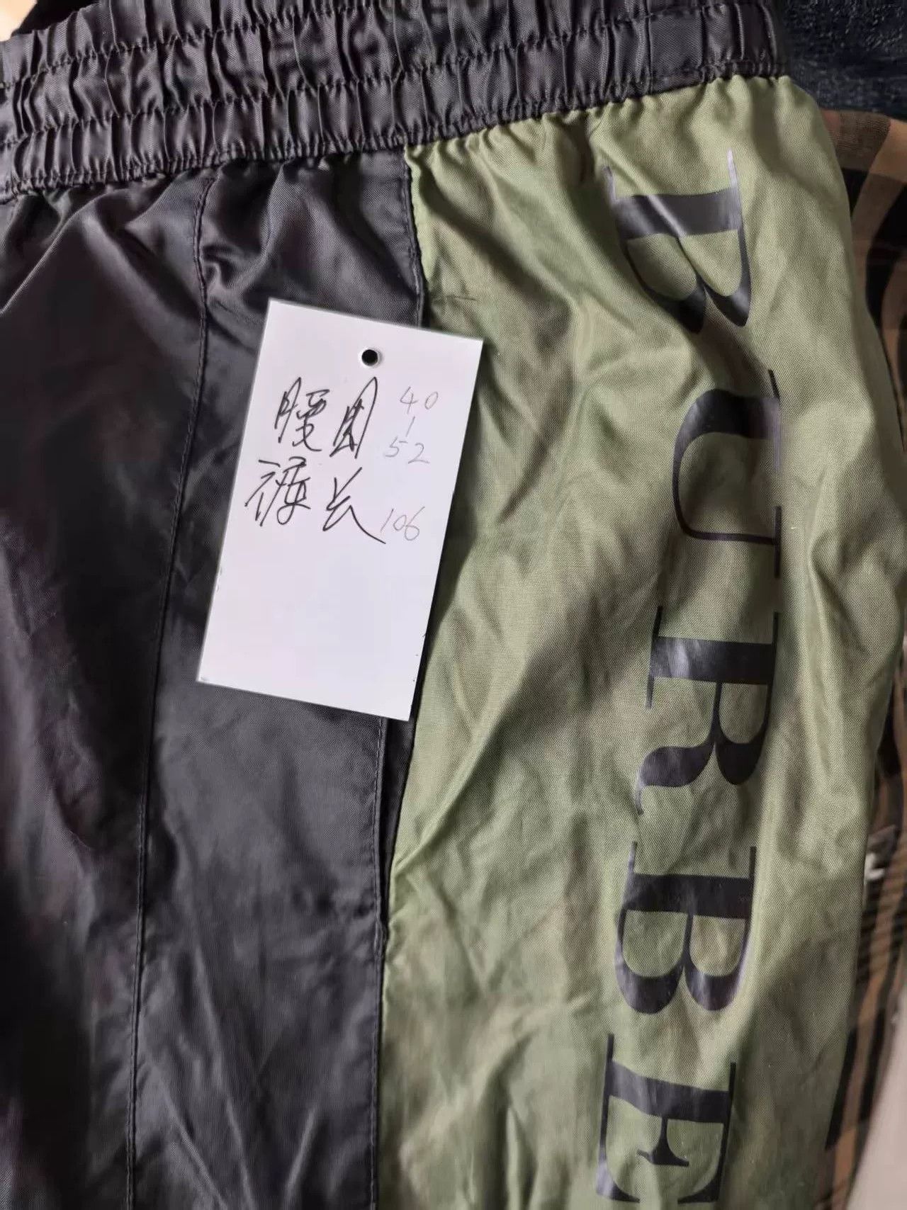 Burberry Burberry Nylon Pants in Excellent Condition Size US 32 / EU 48 - 5 Thumbnail