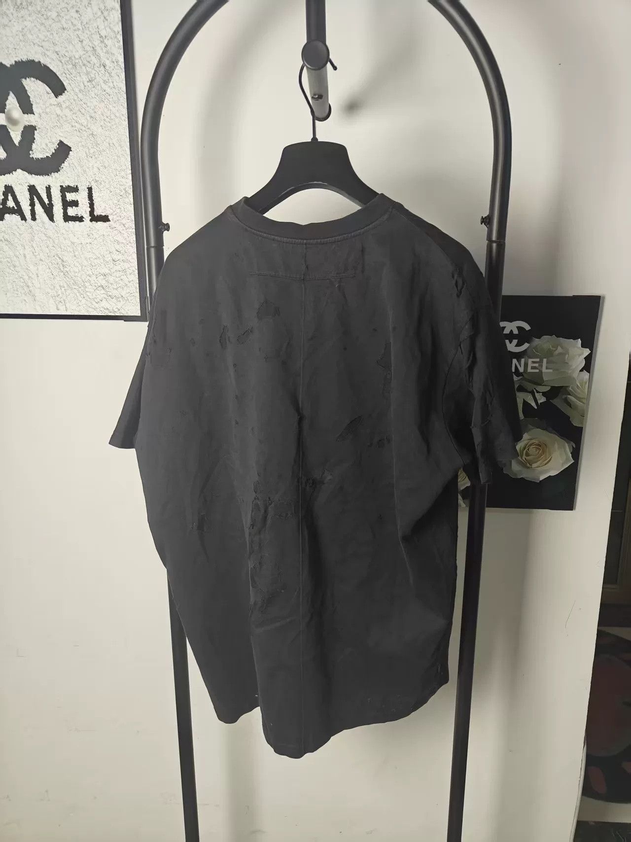 Givenchy Givenchy Short Sleeve T-shirt With Distress Size US M / EU 48-50 / 2 - 2 Thumbnail