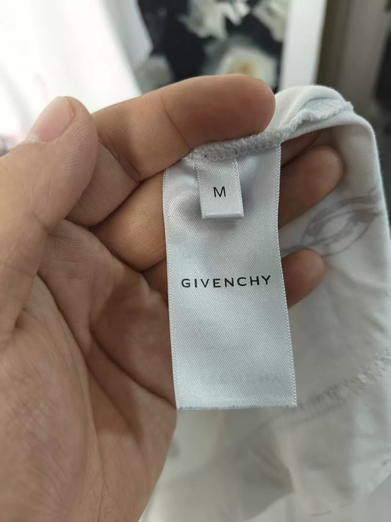 Givenchy Givenchy Short Sleeve T-Shirt Size US M / EU 48-50 / 2 - 3 Thumbnail