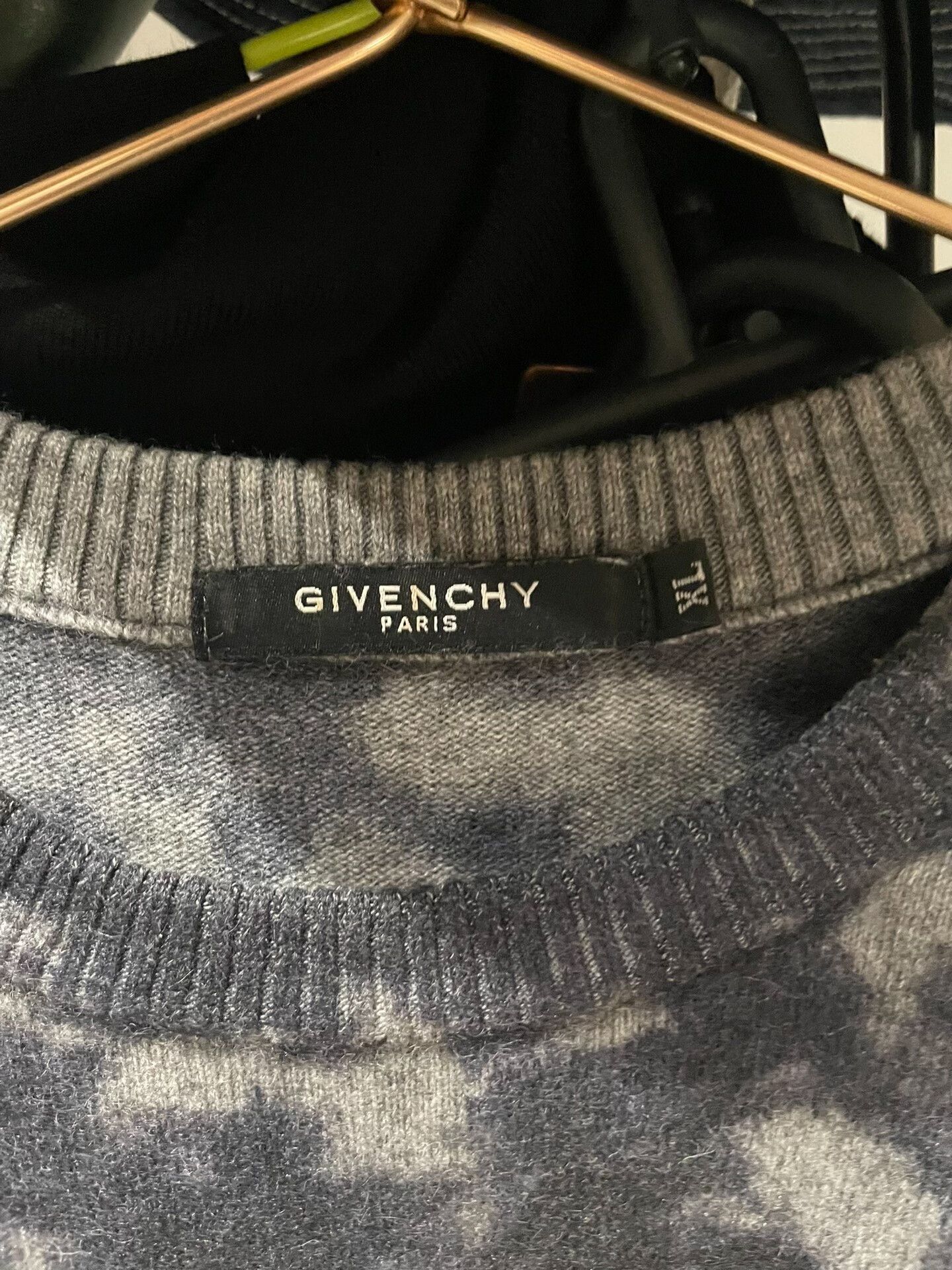 Givenchy Givenchy Gray Fur Sweater Size S / US 4 / IT 40 - 2 Thumbnail