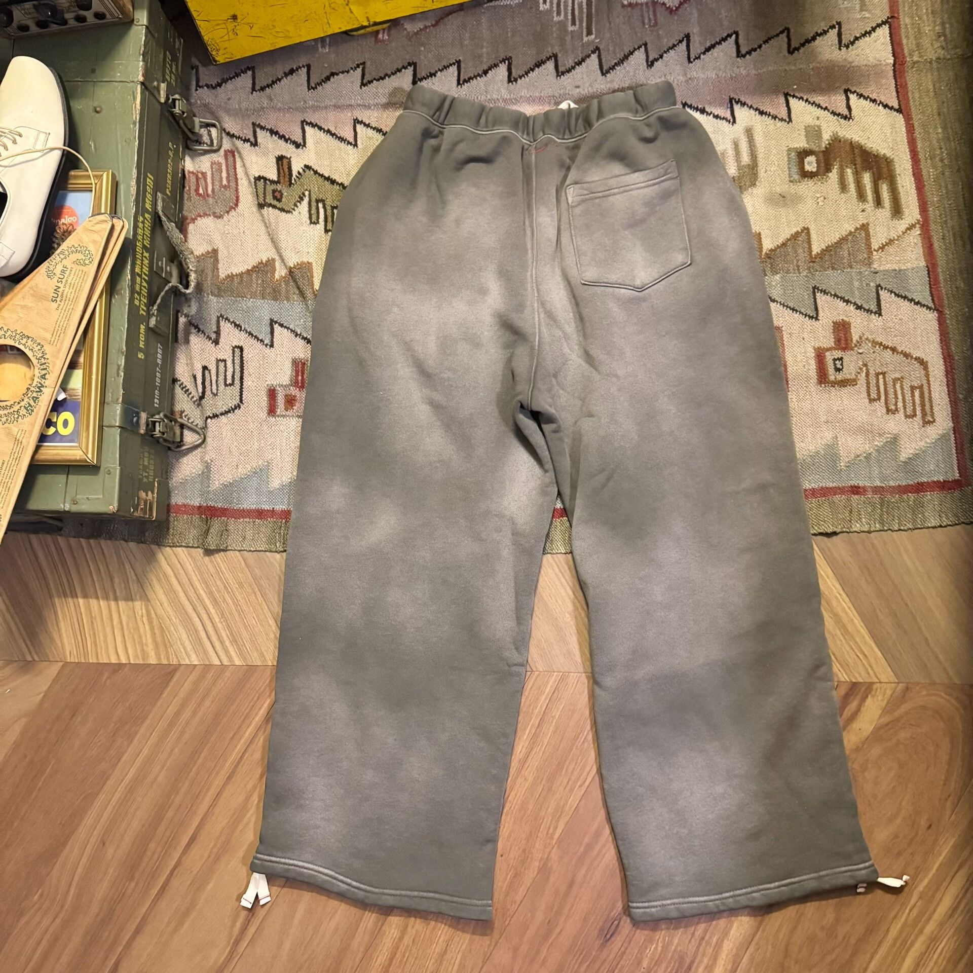 MOOJIMOOJIUS Aged Olive Green Mooji Sweats Size US 30 / EU 46 - 2 Thumbnail