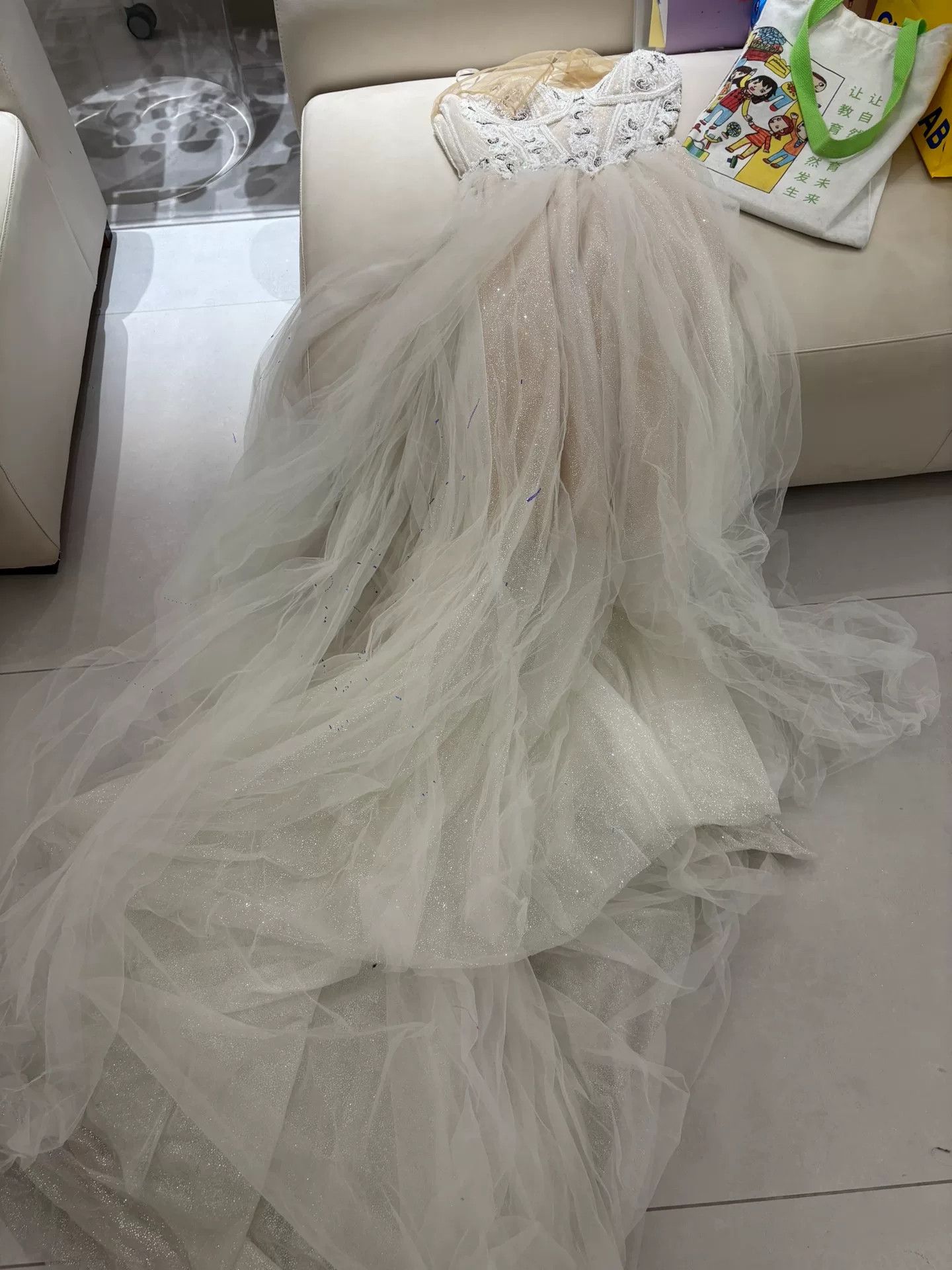 Japanese Brand Elegant Wedding Dress with Tulle Skirt Size M / US 6-8 / IT 42-44 - 6 Thumbnail