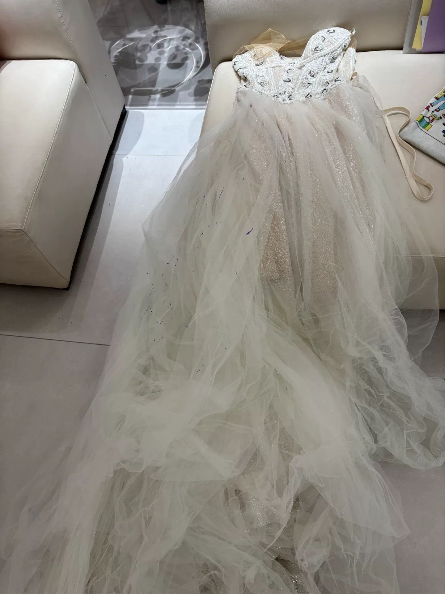 Japanese Brand Elegant Wedding Dress with Tulle Skirt Size M / US 6-8 / IT 42-44 - 5 Thumbnail