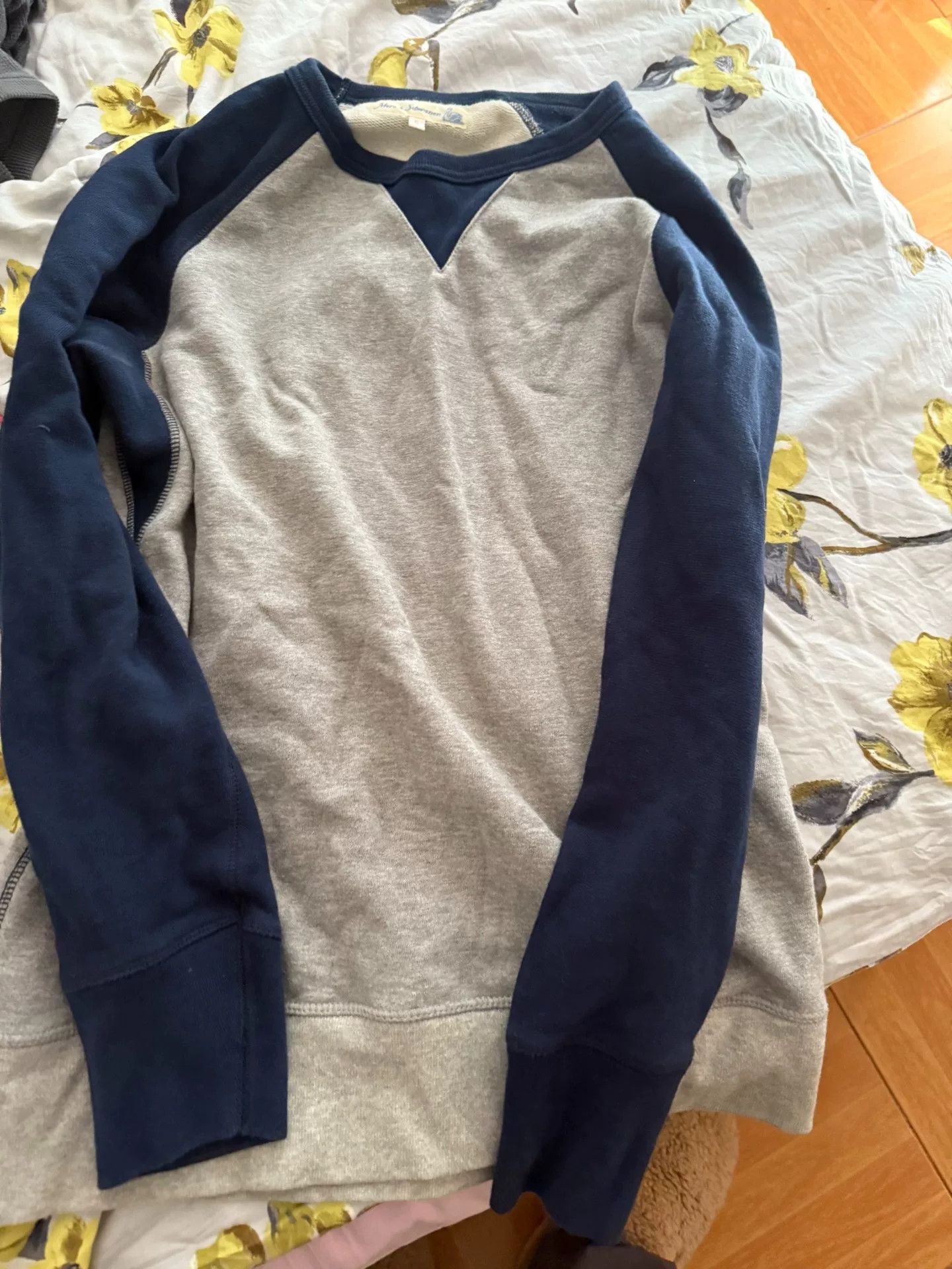 Japanese Brand Vintage Sweatshirt with Navy Sleeves Size XL / US 12-14 / IT 48-50 - 2 Thumbnail