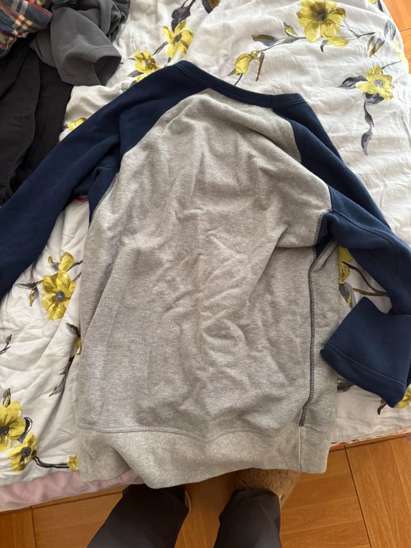 Japanese Brand Vintage Sweatshirt with Navy Sleeves Size XL / US 12-14 / IT 48-50 - 4 Thumbnail